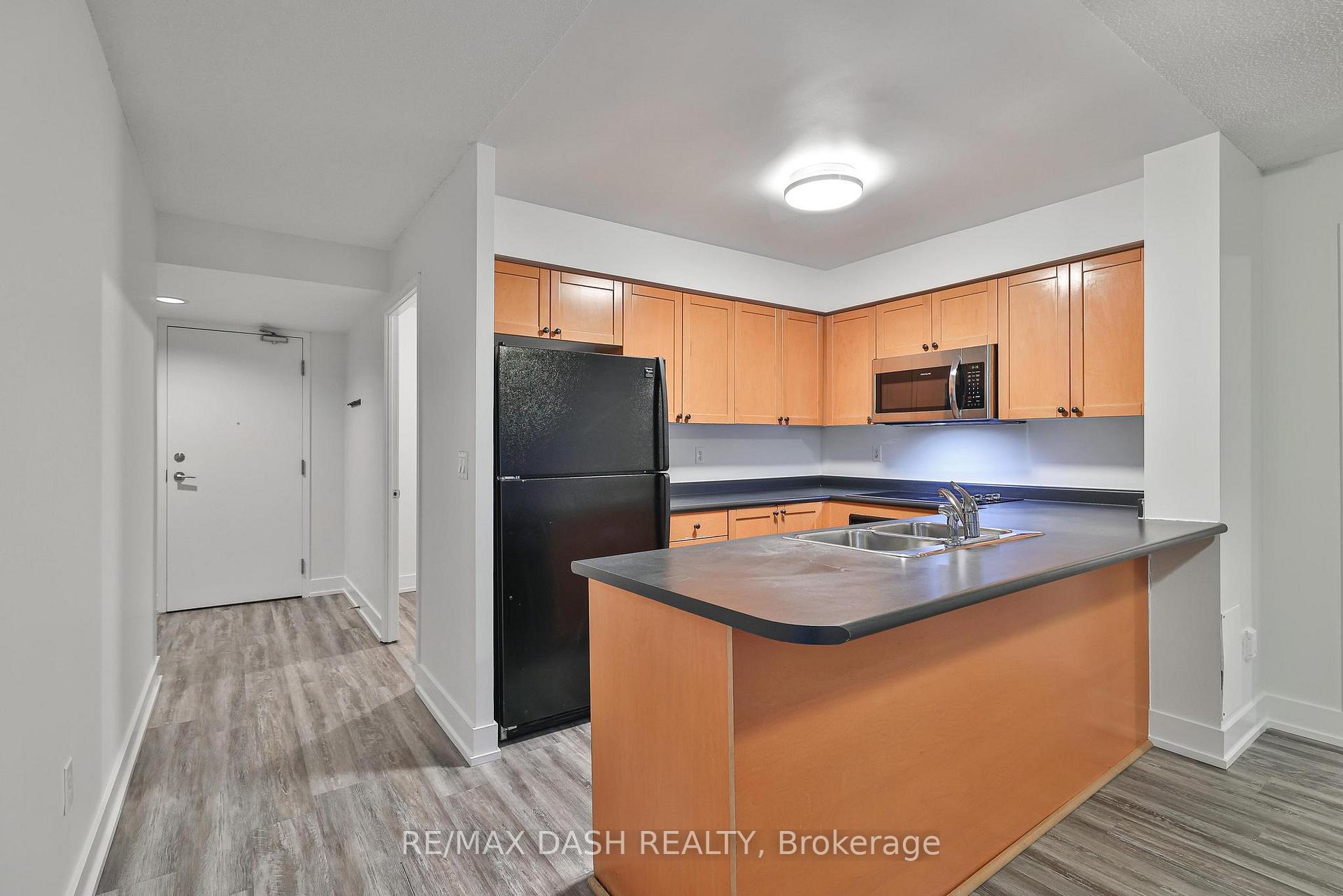 #501 - 330 Adelaide St E, Toronto, ON M5A4S9 | 2 Bedroom 2 Bathroom Condo Apt | Image 12