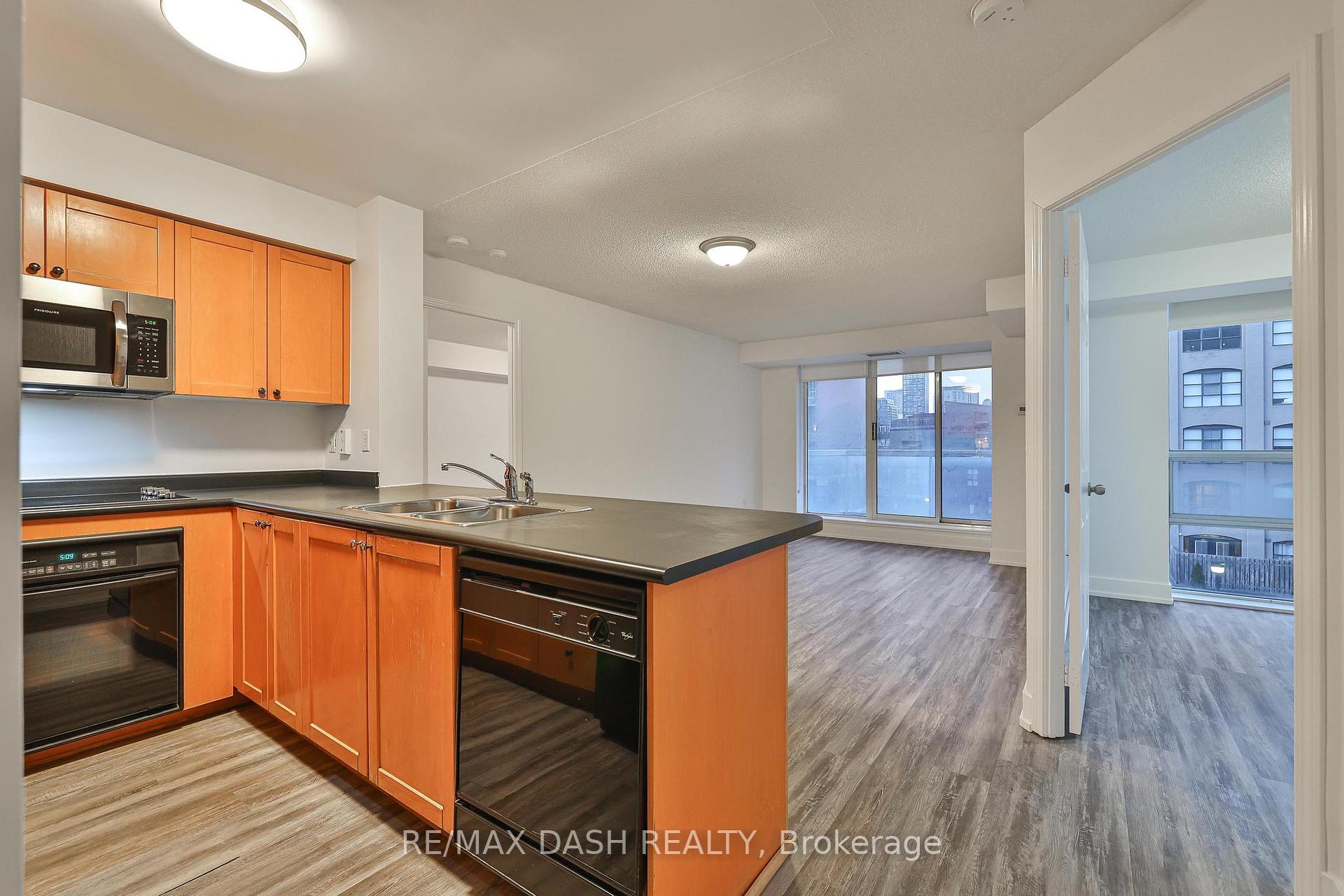 #501 - 330 Adelaide St E, Toronto, ON M5A4S9 | 2 Bedroom 2 Bathroom Condo Apt | Image 6