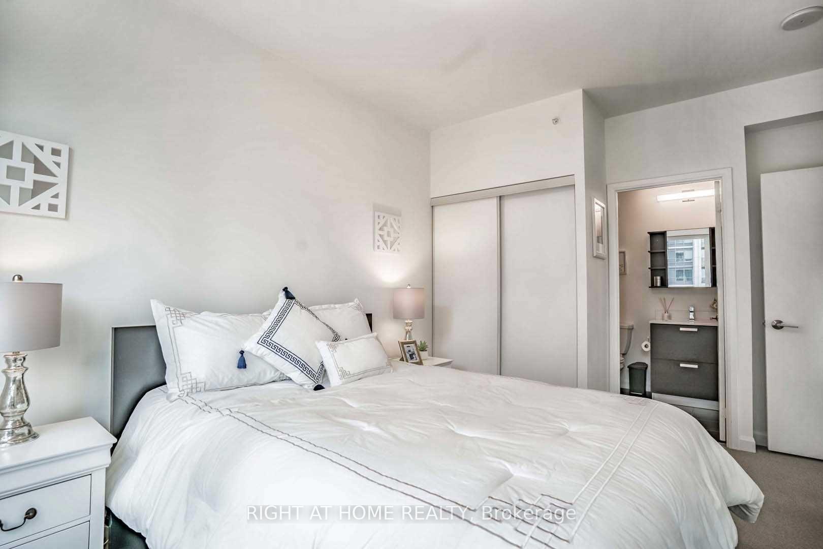 #808 - 9 Bogert Ave, Toronto, ON M2N0H3 | 2 Bedroom 2 Bathroom Condo Apt | Image 16