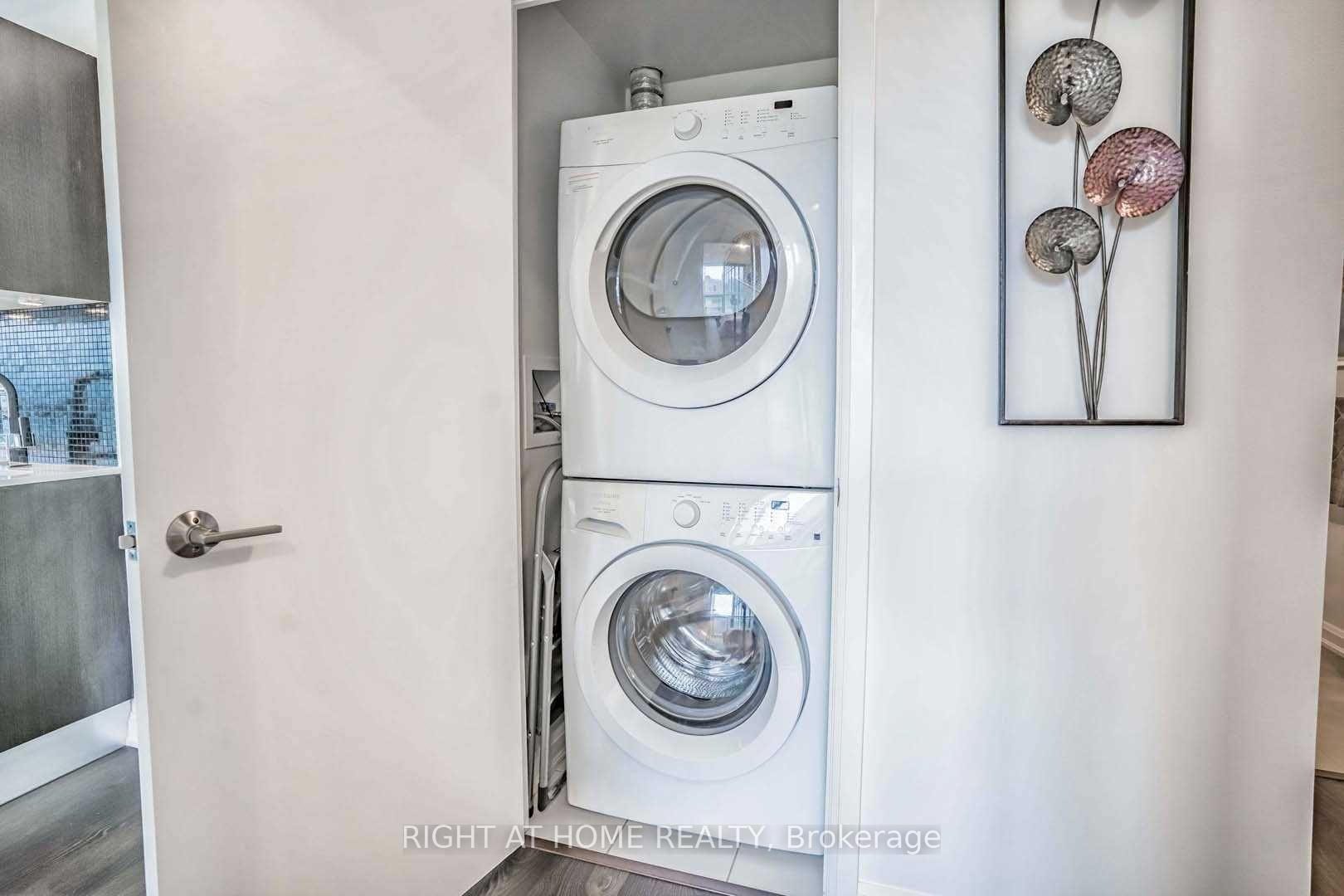 #808 - 9 Bogert Ave, Toronto, ON M2N0H3 | 2 Bedroom 2 Bathroom Condo Apt | Image 20