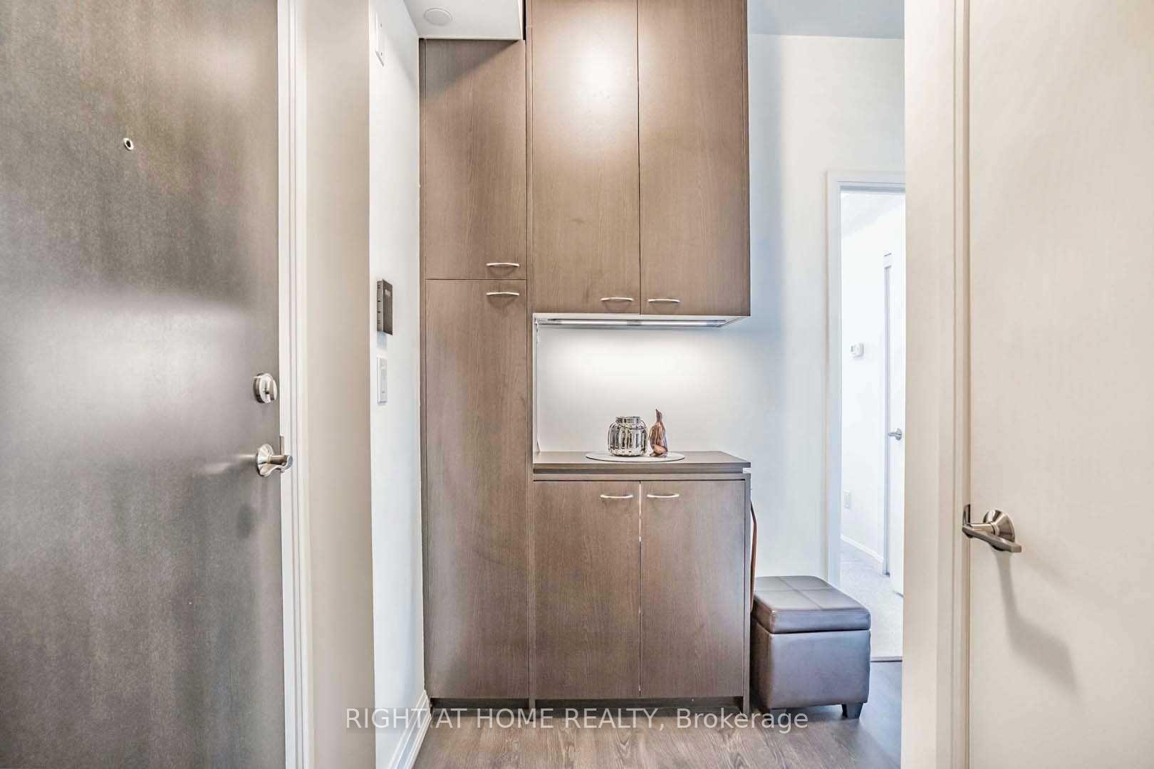 #808 - 9 Bogert Ave, Toronto, ON M2N0H3 | 2 Bedroom 2 Bathroom Condo Apt | Image 3