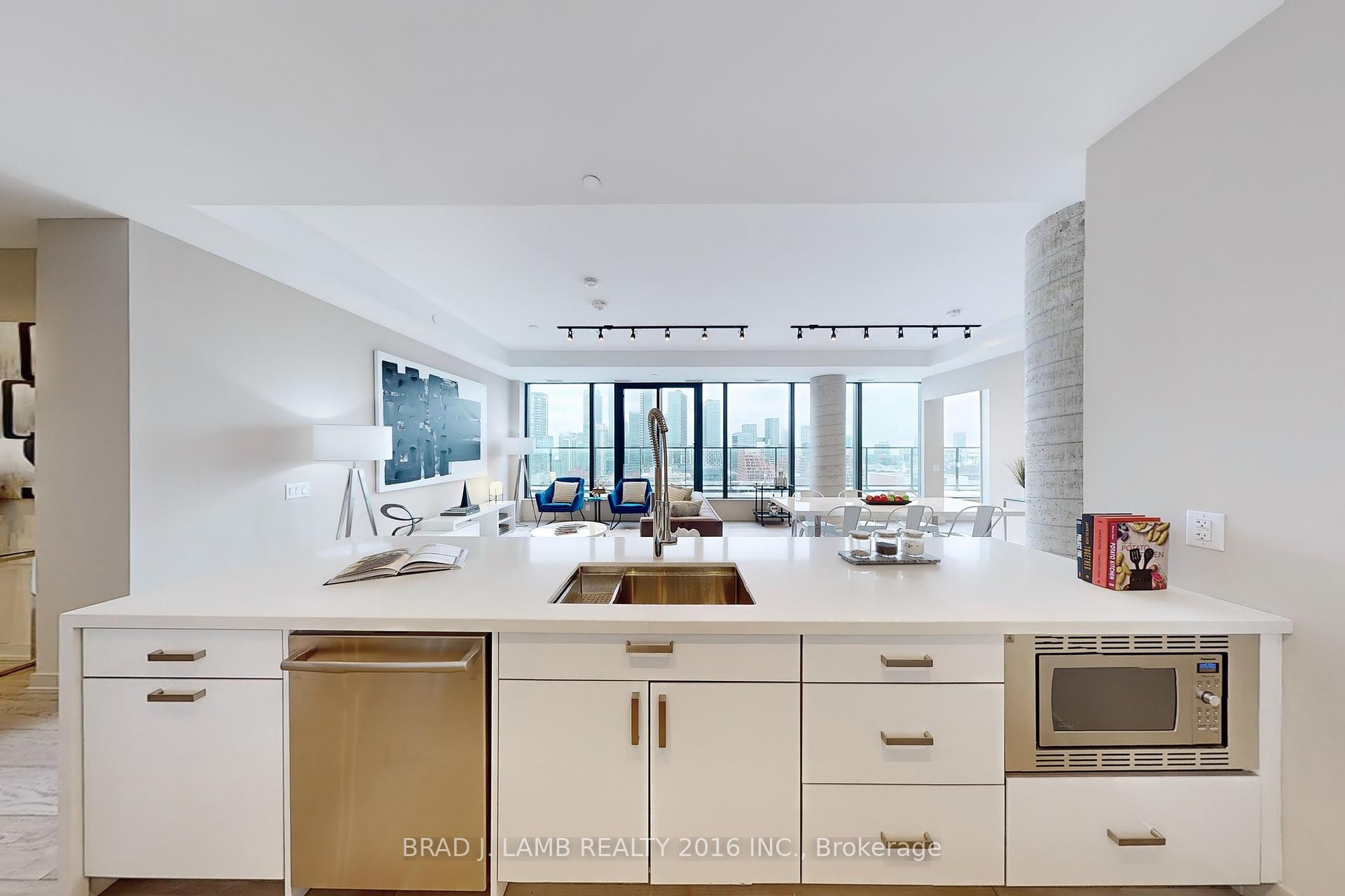 #1702 - 458 Richmond St W, Toronto, ON M5V0S9 | 3 Bedroom 3 Bathroom Condo Apt | Image 8