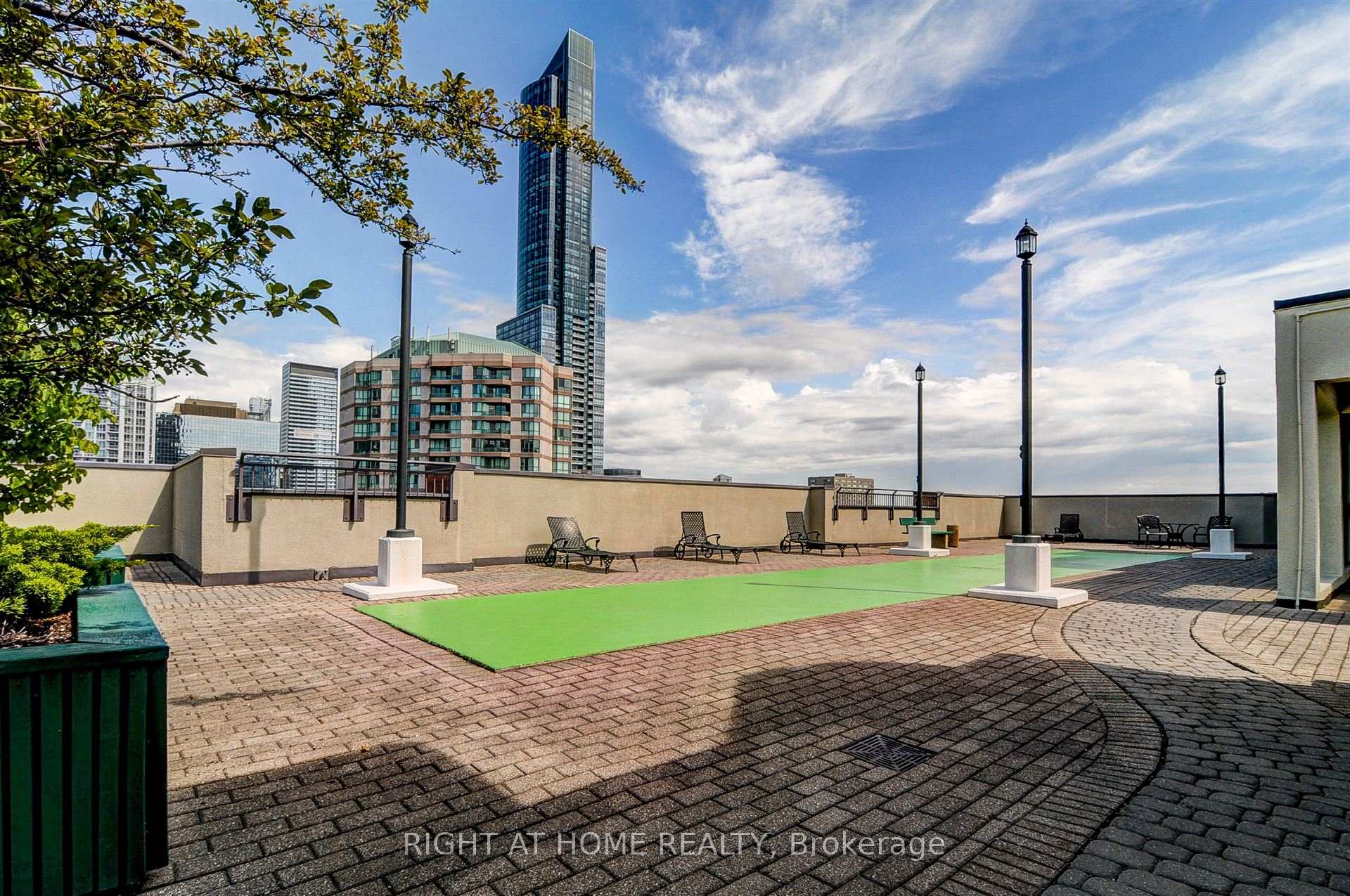 #1615 - 633 Bay St, Toronto, ON M5G2G4 | 1 Bedroom 2 Bathroom Condo Apt | Image 26