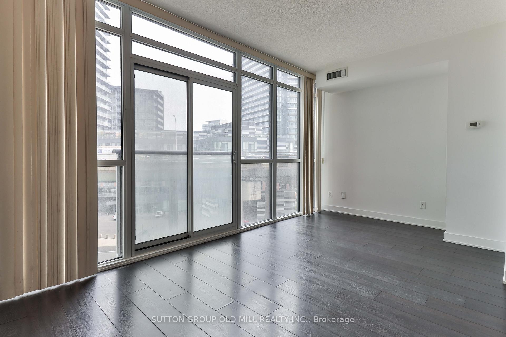 #517 - 169 Fort York Blvd, Toronto, ON M5V0C8 | 1 Bedroom 1 Bathroom Condo Apt | Image 2