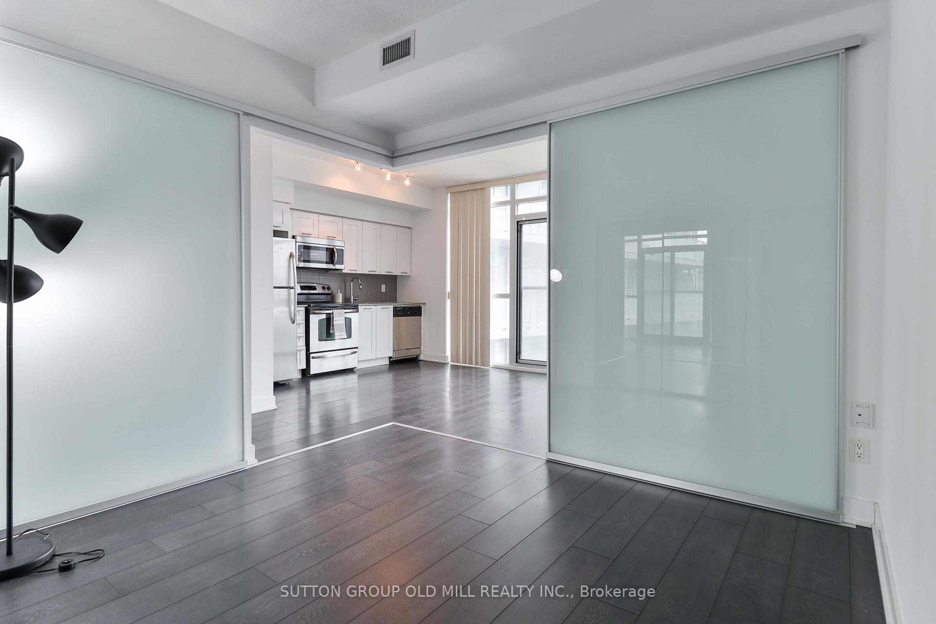 #517 - 169 Fort York Blvd, Toronto, ON M5V0C8 | 1 Bedroom 1 Bathroom Condo Apt | Image 4