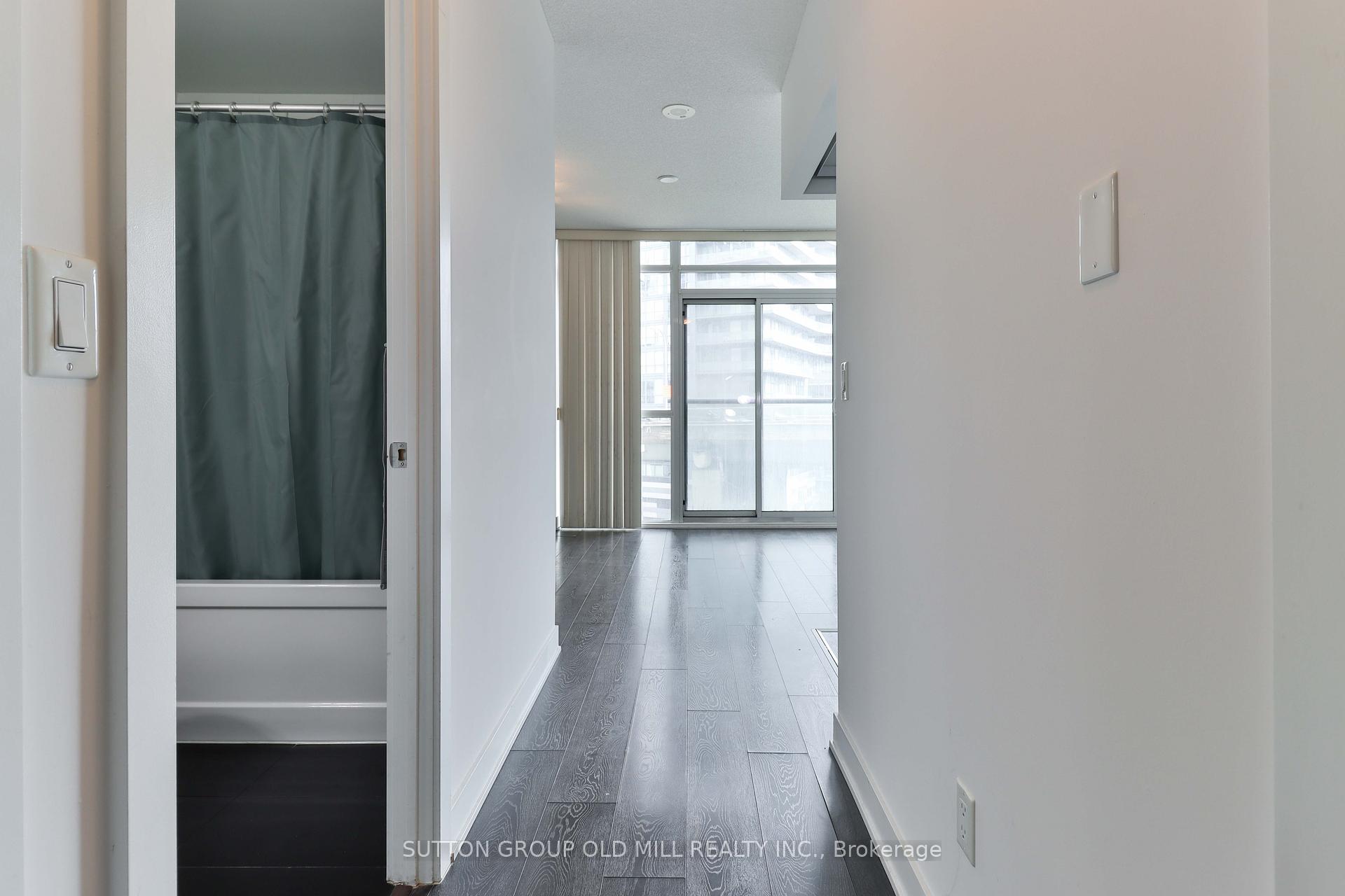 #517 - 169 Fort York Blvd, Toronto, ON M5V0C8 | 1 Bedroom 1 Bathroom Condo Apt | Image 9
