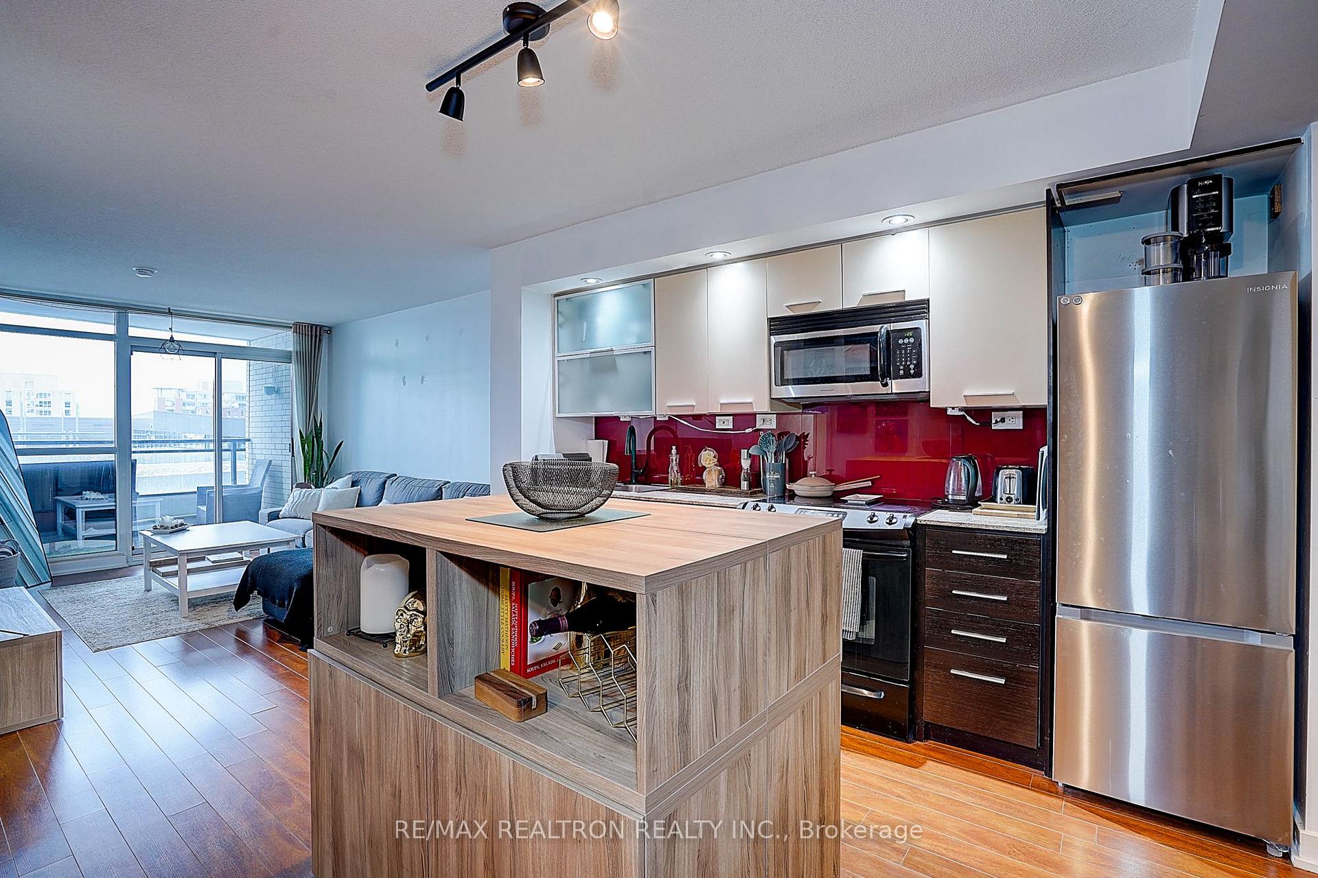 #502 - 8 Telegram Mews, Toronto, ON M5V3Z5 | 1 Bedroom 1 Bathroom Condo Apt | Image 10