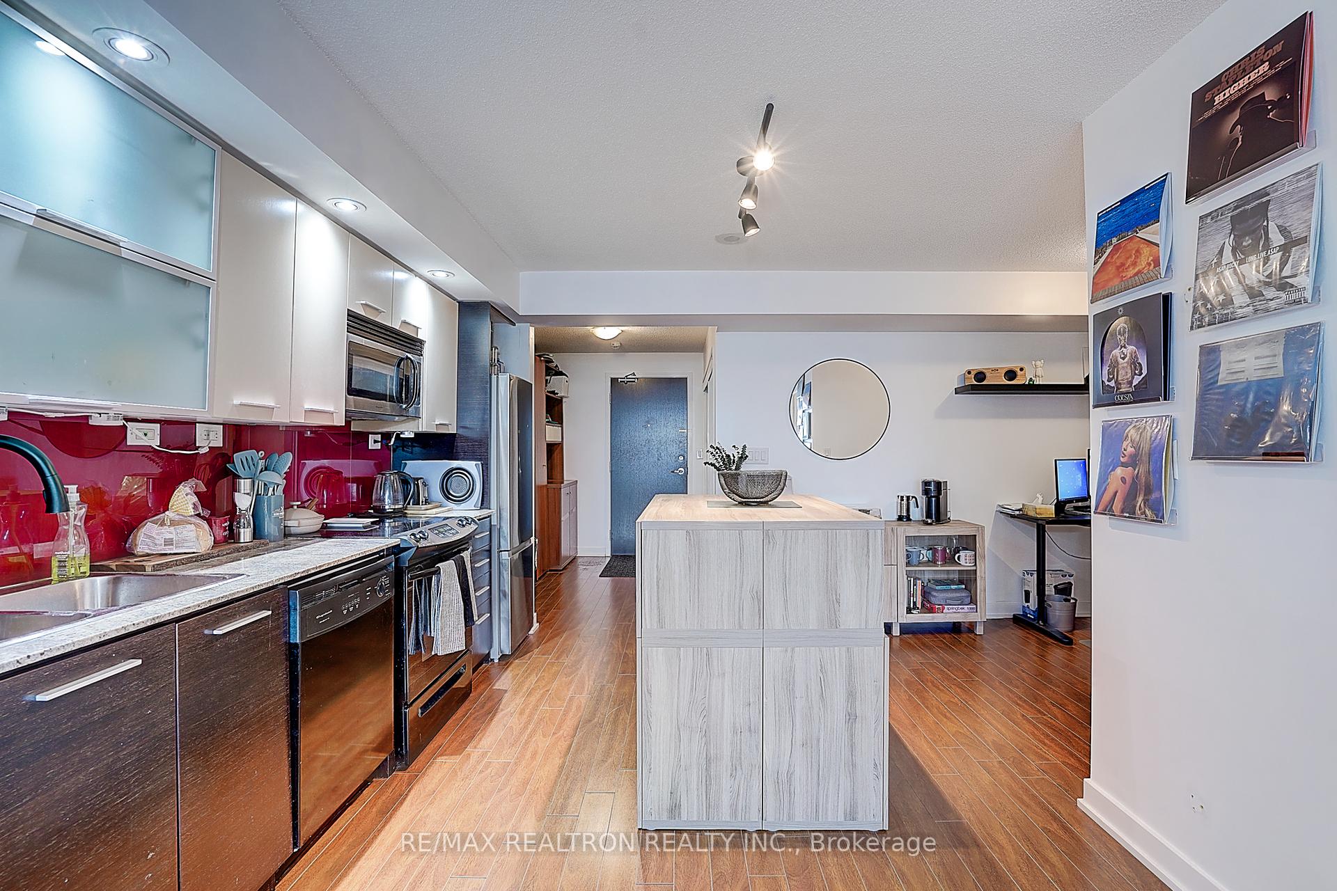 #502 - 8 Telegram Mews, Toronto, ON M5V3Z5 | 1 Bedroom 1 Bathroom Condo Apt | Image 14