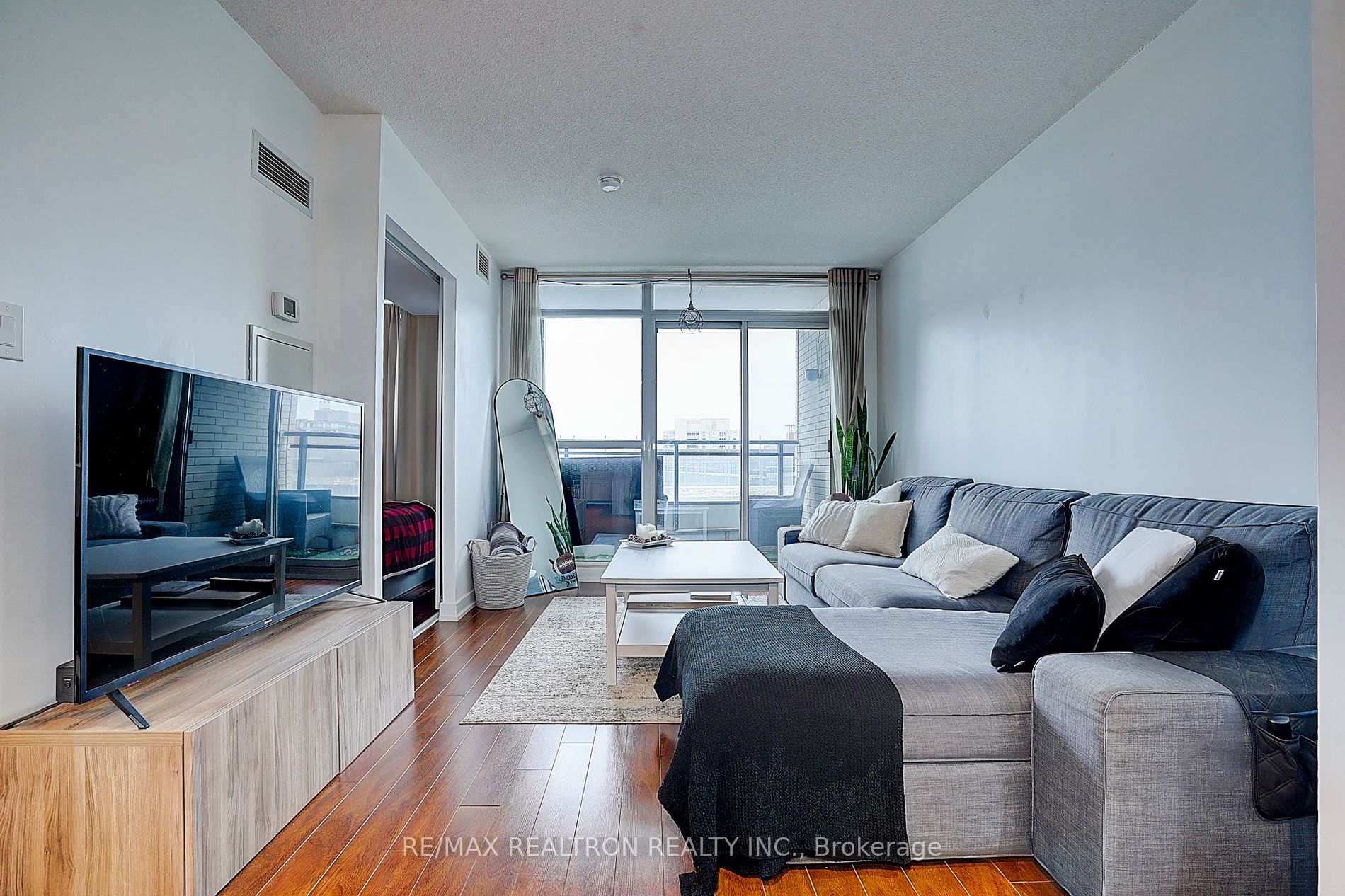#502 - 8 Telegram Mews, Toronto, ON M5V3Z5 | 1 Bedroom 1 Bathroom Condo Apt | Image 17