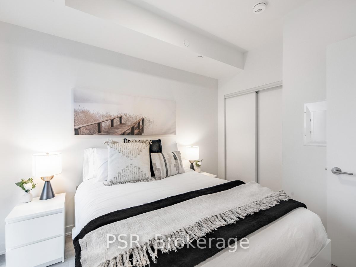 #813 - 9 Tecumseth St, Toronto, ON M5V0S5 | 1 Bedroom 1 Bathroom Condo Apt | Image 1