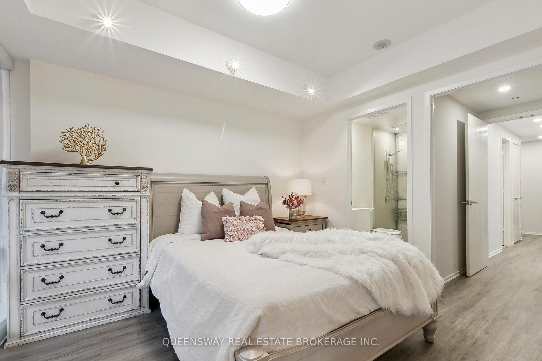 #6706 - 1 Bloor St, Toronto, ON M4W1A9 | 2 Bedroom 3 Bathroom Condo Apt | Image 21