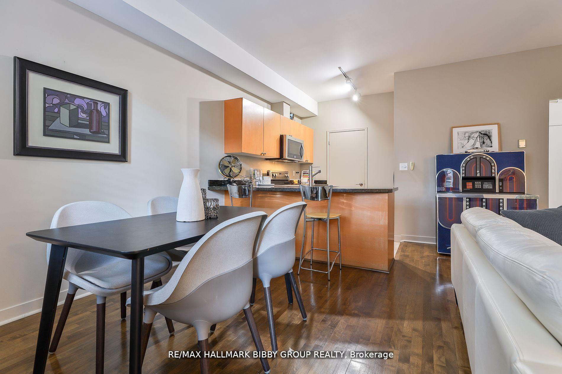 #315 - 500 Richmond St W, Toronto, ON M5V3N4 | 1 Bedroom 2 Bathroom Condo Apt | Image 8
