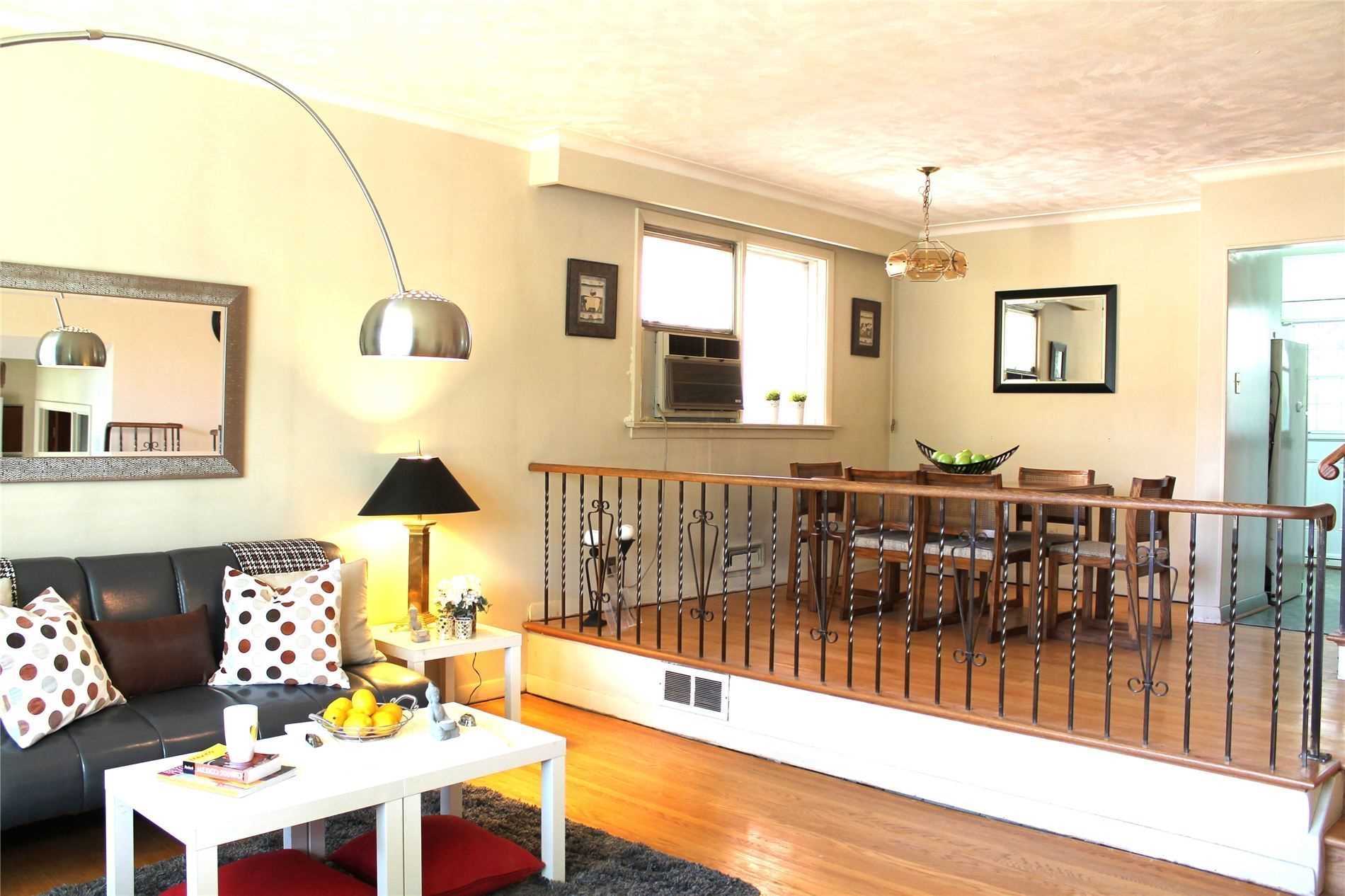 37 Castlegrove Blvd, Toronto, ON M3A1K9 | 3 Bedroom 3 Bathroom Detached House | Image 2