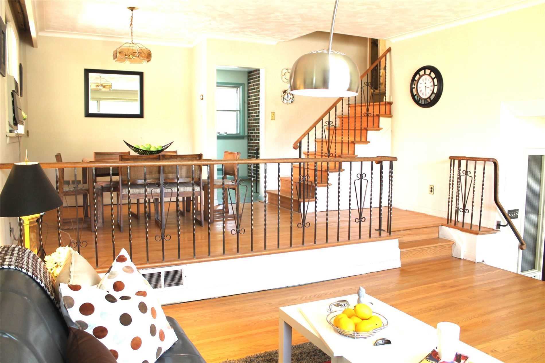 37 Castlegrove Blvd, Toronto, ON M3A1K9 | 3 Bedroom 3 Bathroom Detached House | Image 3