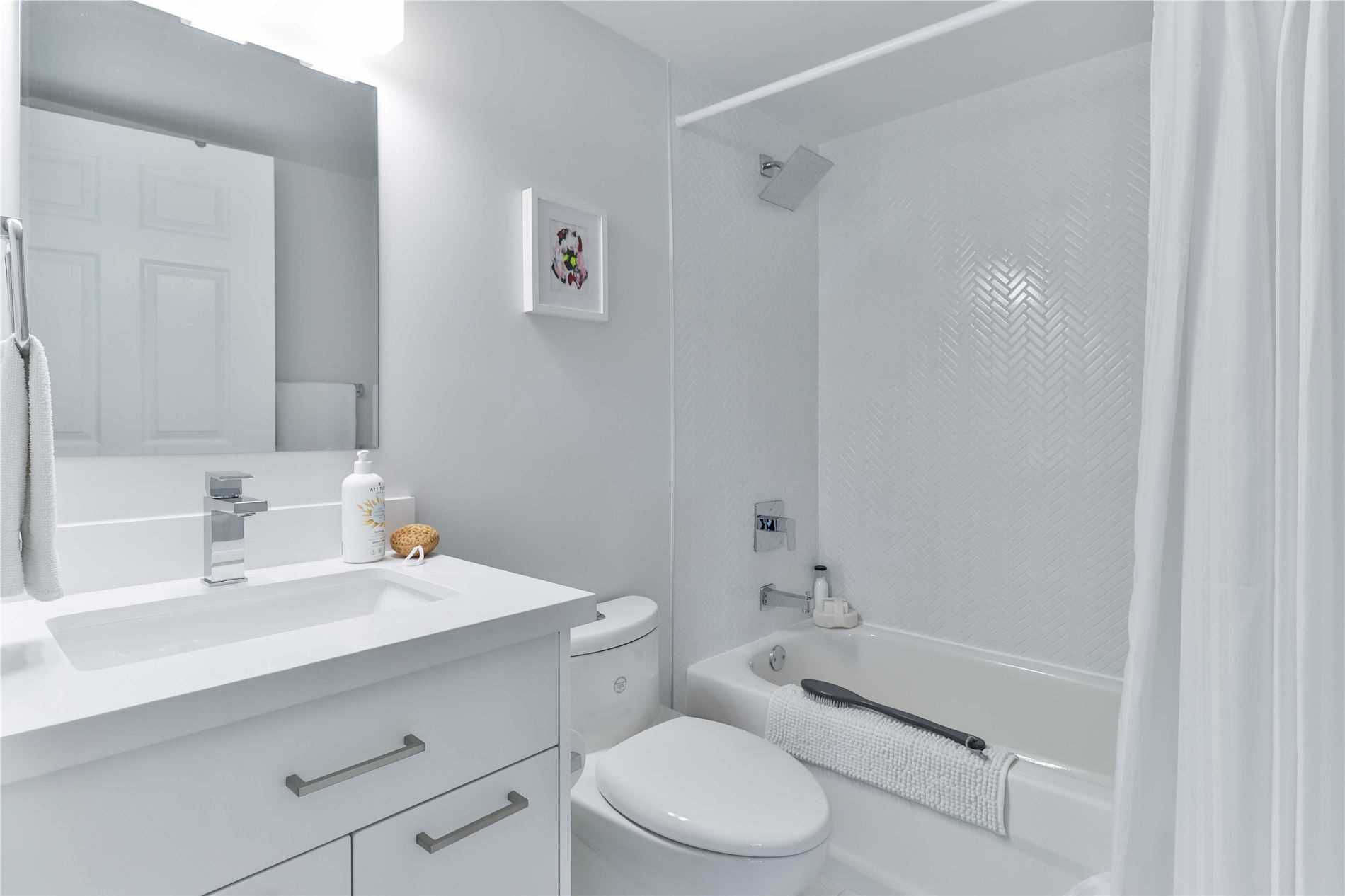 #217 - 230 Queens Quay W, Toronto, ON M5J1B5 | 2 Bedroom 2 Bathroom Condo Apt | Image 25