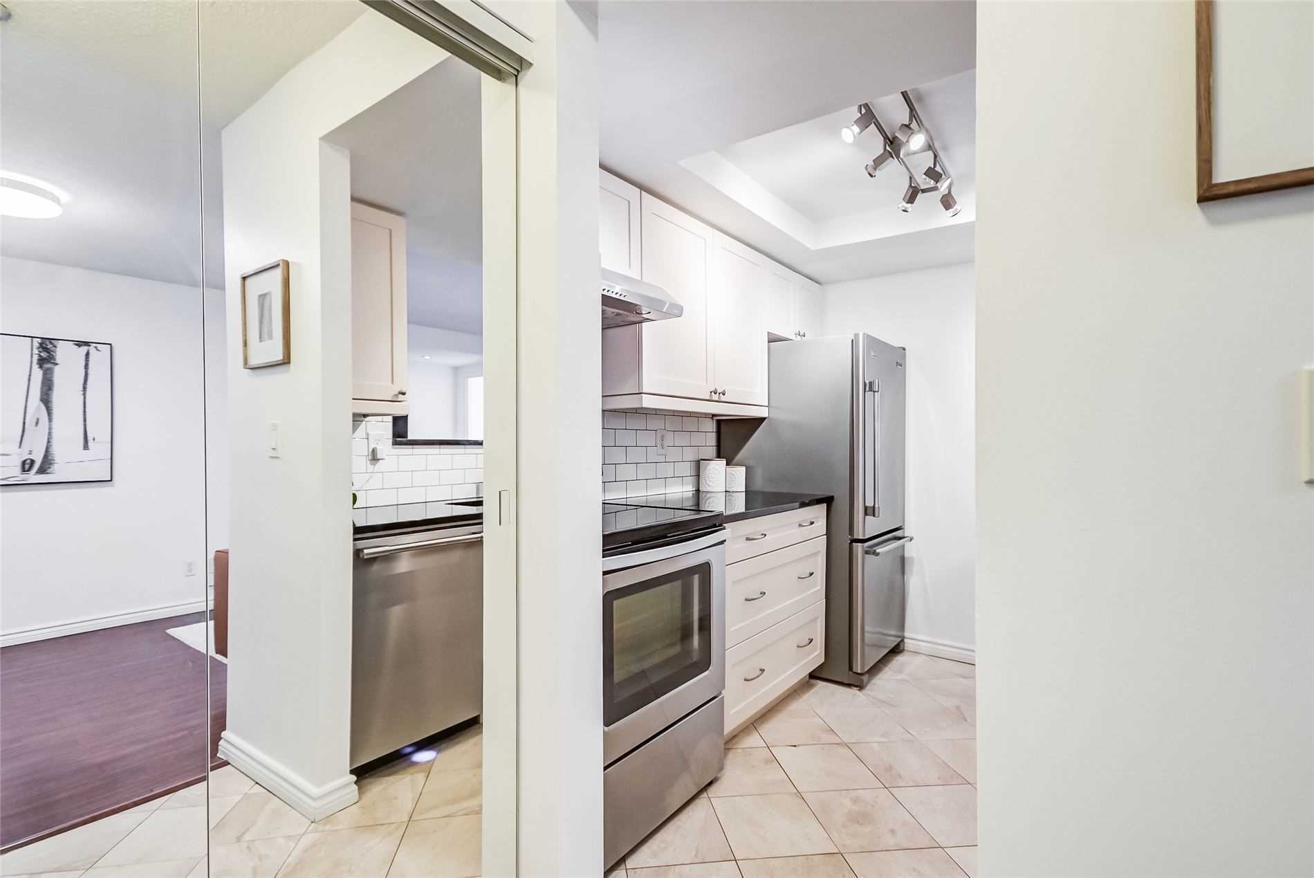 #602 - 222 The Esplanade Ave, Toronto, ON M5A4J6 | 2 Bedroom 1 Bathroom Condo Apt | Image 3