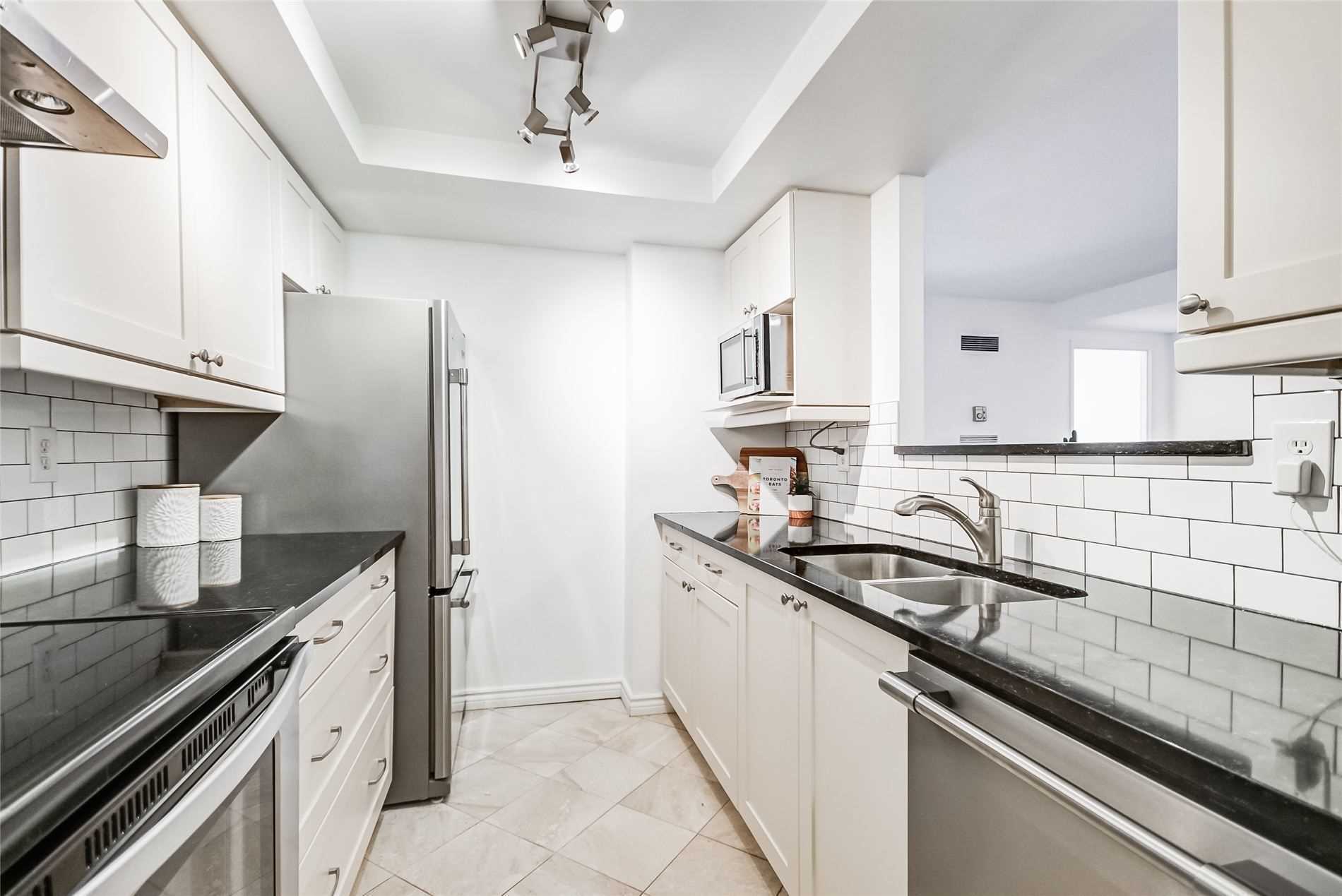 #602 - 222 The Esplanade Ave, Toronto, ON M5A4J6 | 2 Bedroom 1 Bathroom Condo Apt | Image 4