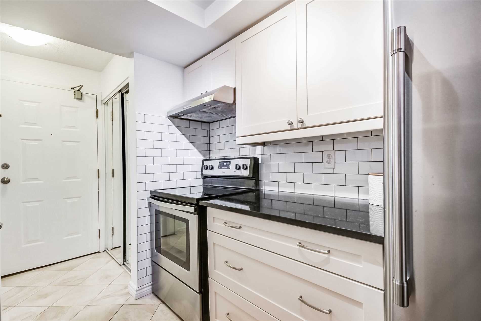 #602 - 222 The Esplanade Ave, Toronto, ON M5A4J6 | 2 Bedroom 1 Bathroom Condo Apt | Image 6