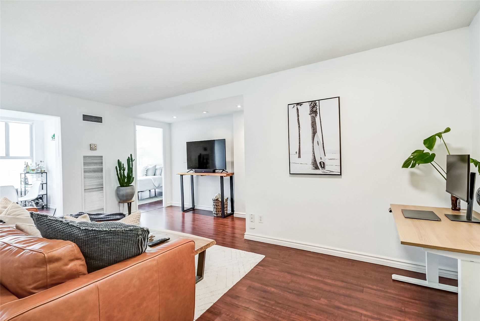 #602 - 222 The Esplanade Ave, Toronto, ON M5A4J6 | 2 Bedroom 1 Bathroom Condo Apt | Image 7
