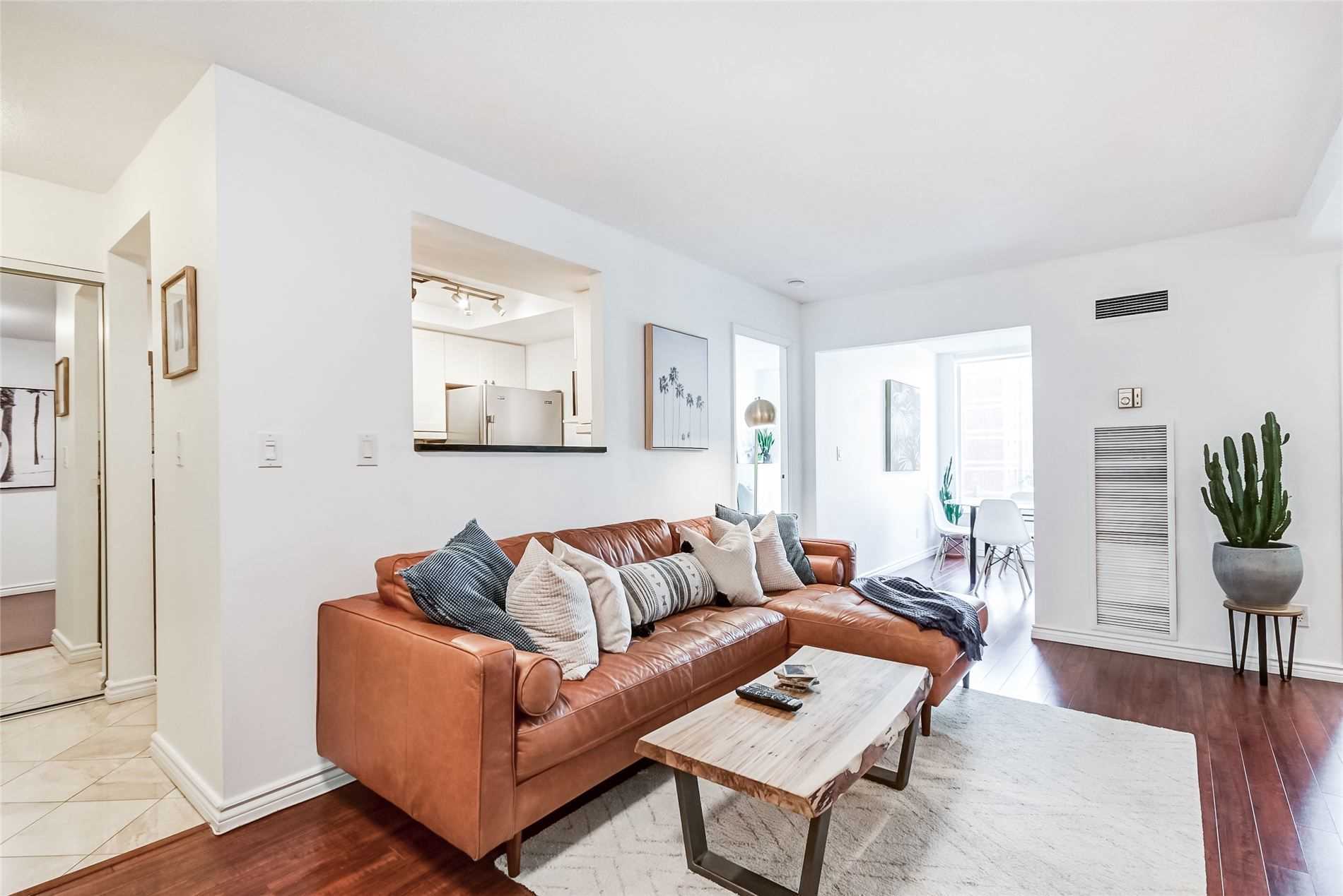 #602 - 222 The Esplanade Ave, Toronto, ON M5A4J6 | 2 Bedroom 1 Bathroom Condo Apt | Image 8