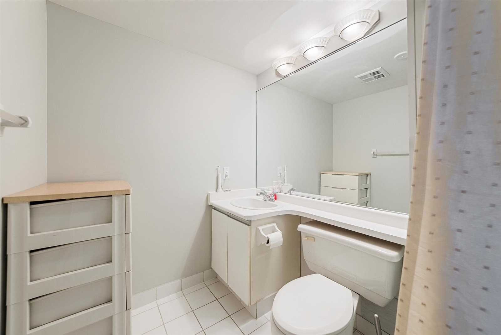 #1204 - 10 Yonge St, Toronto, ON M5E1R4 | 1 Bedroom 2 Bathroom Condo Apt | Image 21