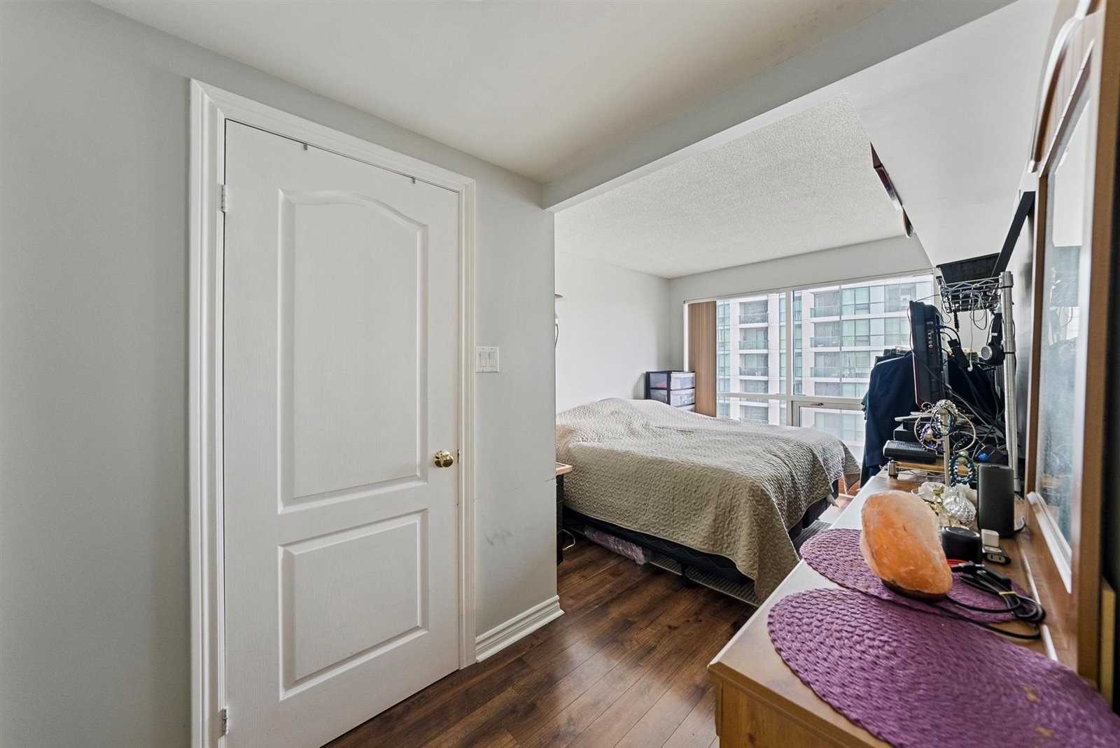 #1204 - 10 Yonge St, Toronto, ON M5E1R4 | 1 Bedroom 2 Bathroom Condo Apt | Image 23