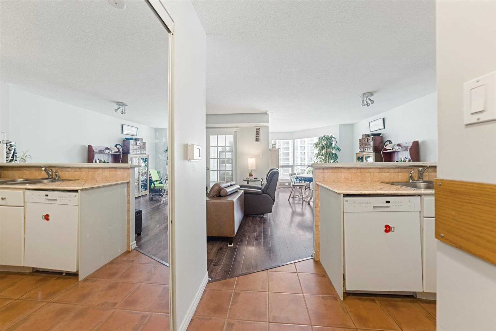 #1204 - 10 Yonge St, Toronto, ON M5E1R4 | 1 Bedroom 2 Bathroom Condo Apt | Image 4