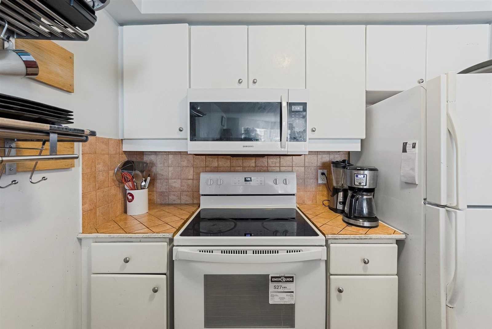 #1204 - 10 Yonge St, Toronto, ON M5E1R4 | 1 Bedroom 2 Bathroom Condo Apt | Image 7