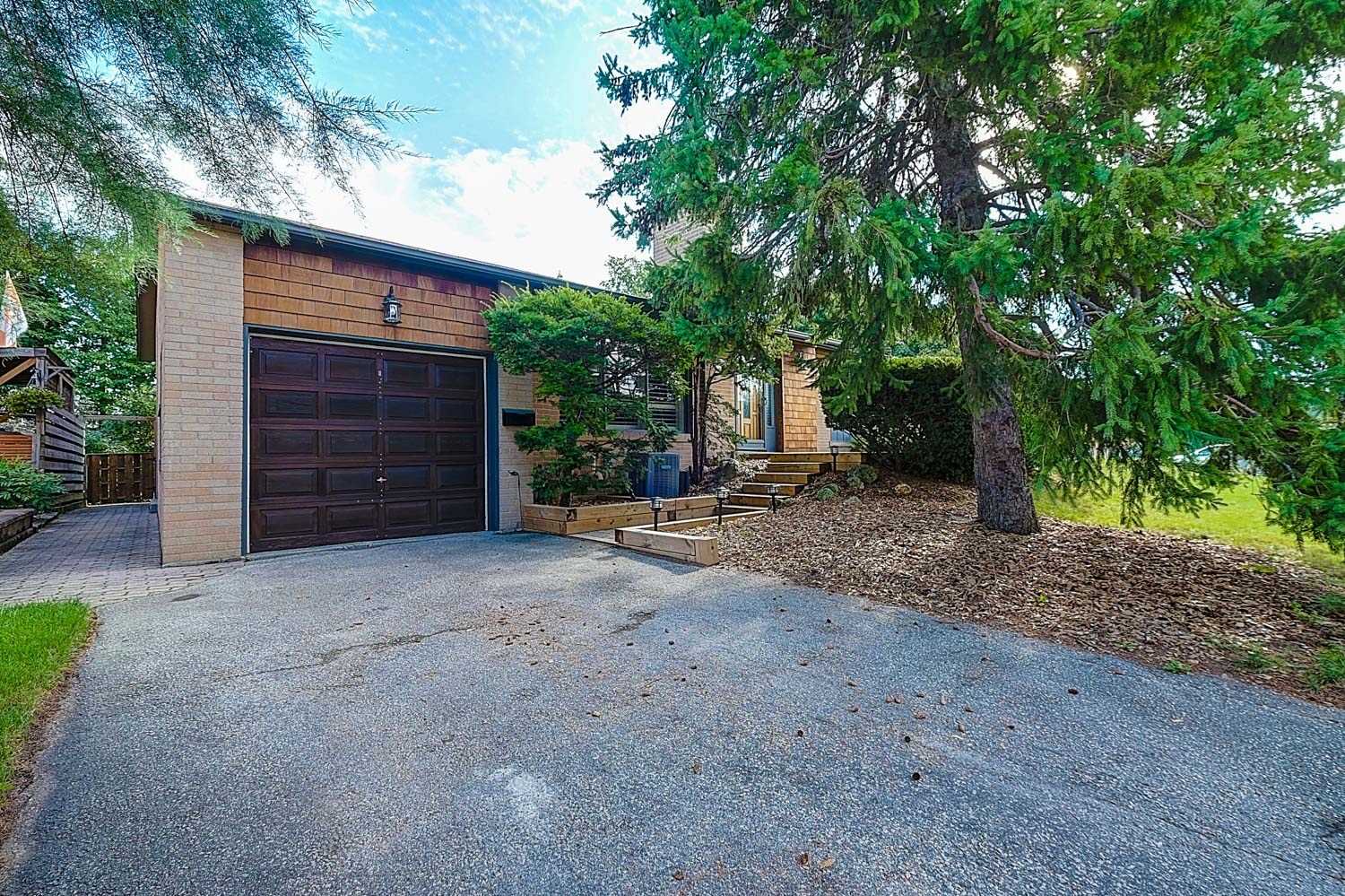 28 Ptarmigan Cres, Toronto, ON M3A1W3 | 3 Bedroom 2 Bathroom Detached House | Image 1