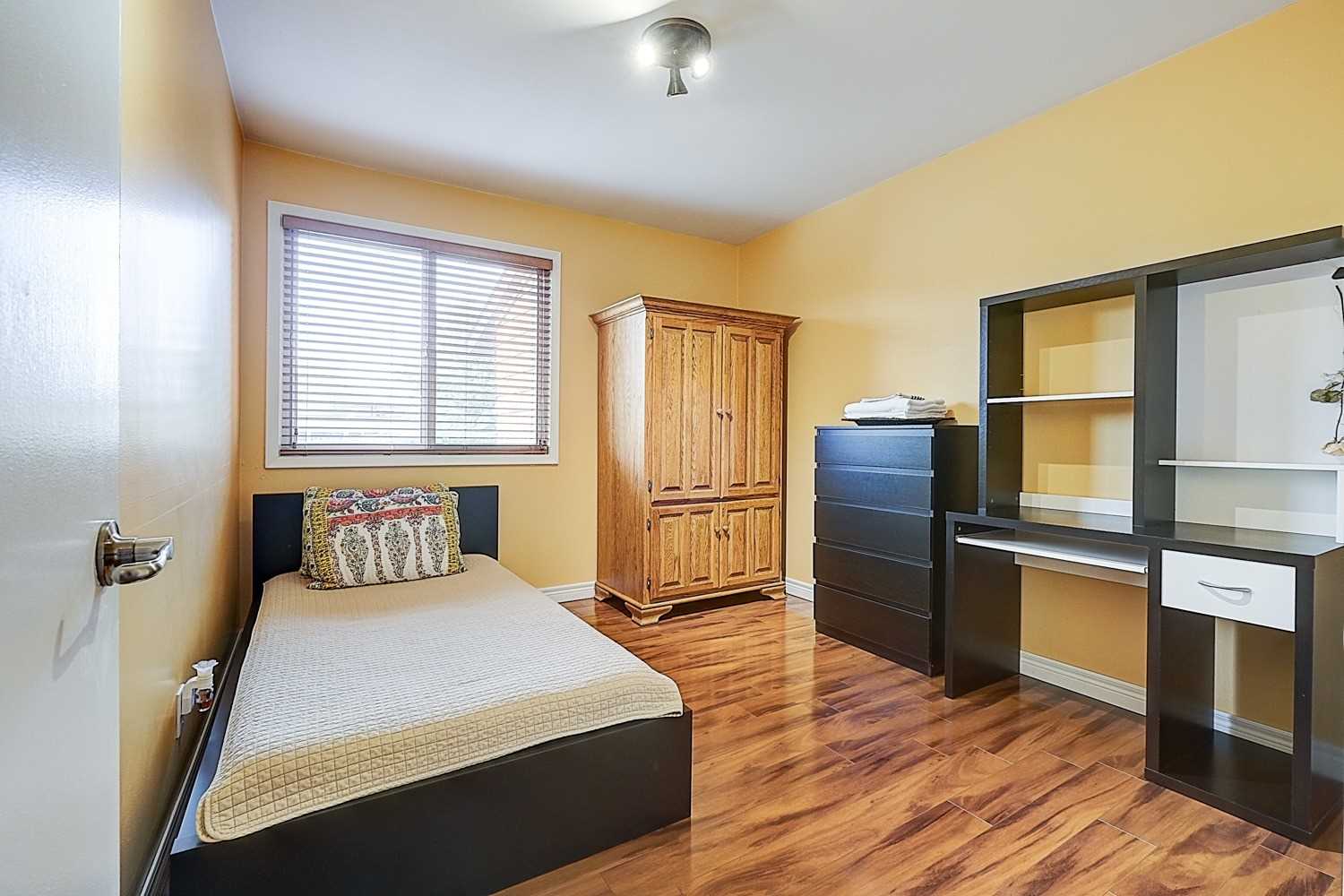 28 Ptarmigan Cres, Toronto, ON M3A1W3 | 3 Bedroom 2 Bathroom Detached House | Image 18