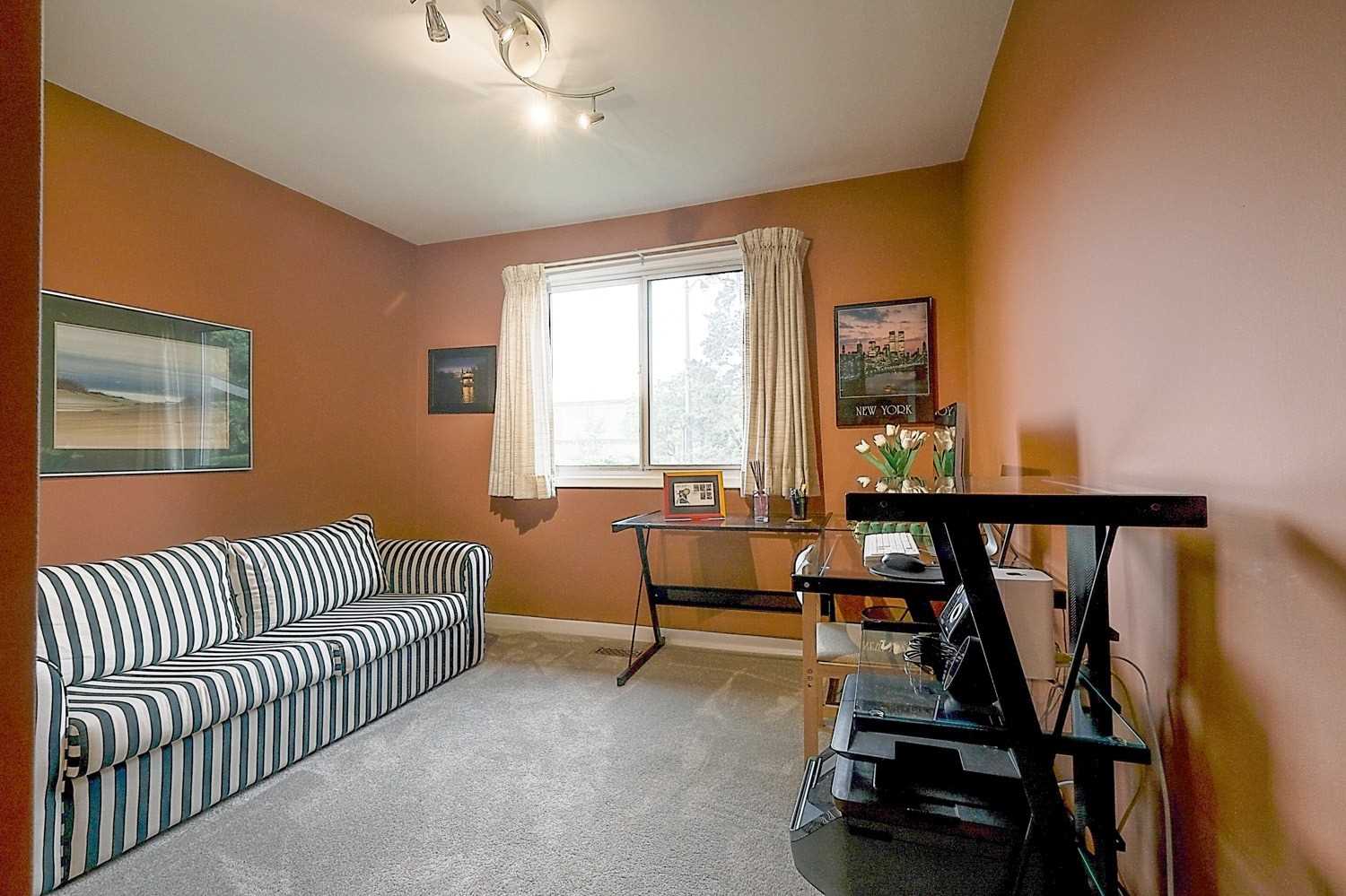 28 Ptarmigan Cres, Toronto, ON M3A1W3 | 3 Bedroom 2 Bathroom Detached House | Image 22