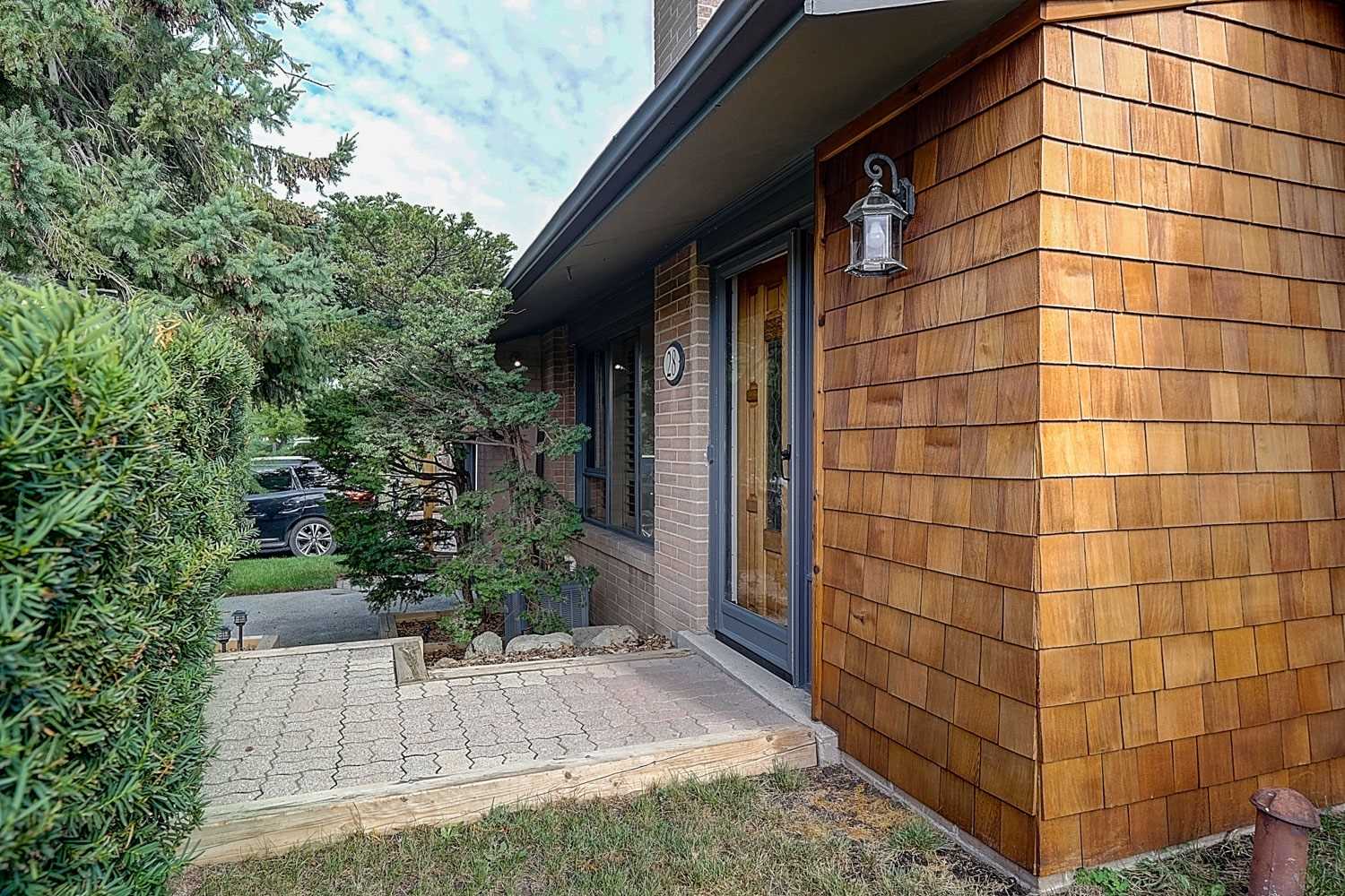 28 Ptarmigan Cres, Toronto, ON M3A1W3 | 3 Bedroom 2 Bathroom Detached House | Image 3