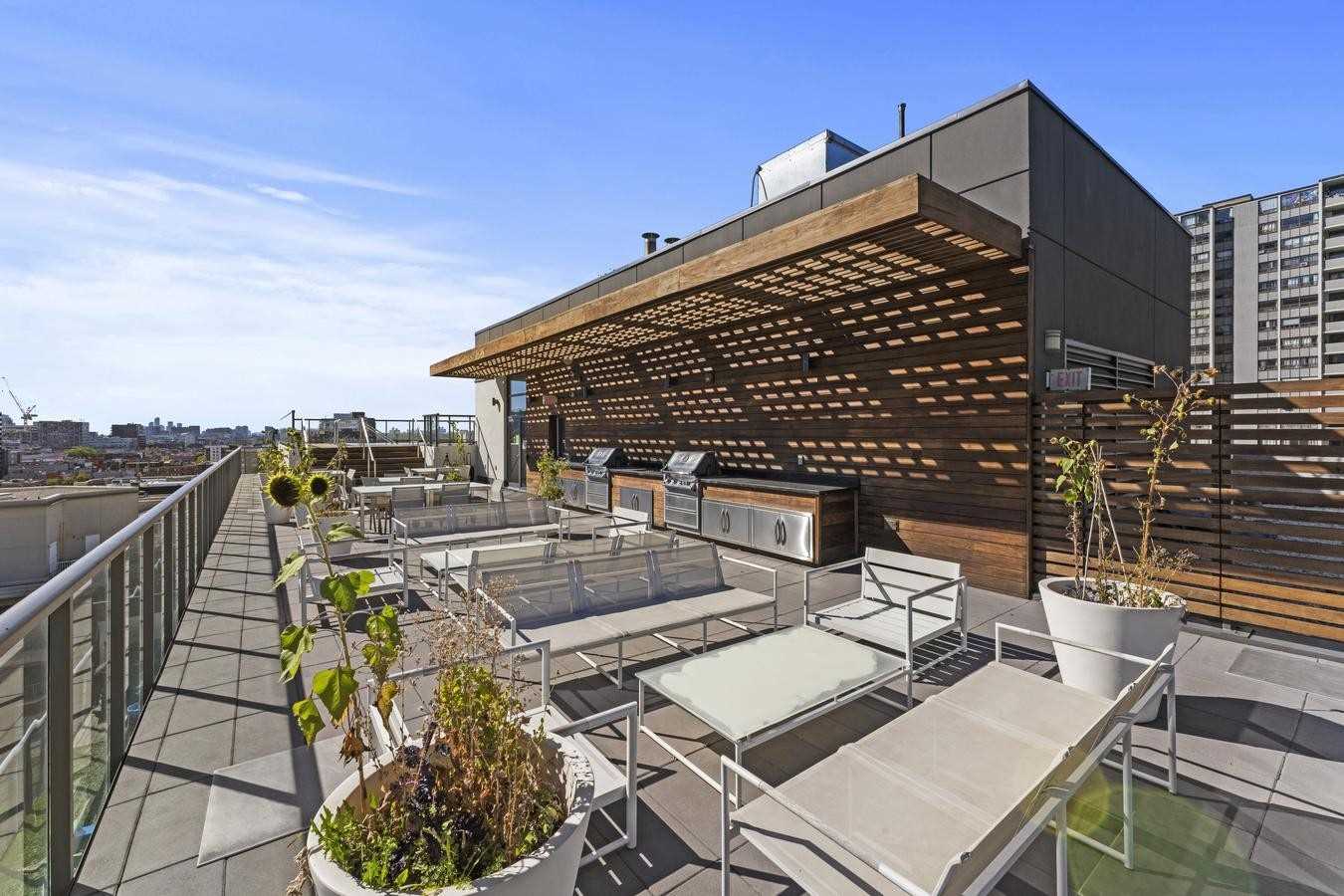 15 Beverley St, Toronto, ON M5T1X8 | 2 Bedroom 2 Bathroom Condo Apt | Image 1