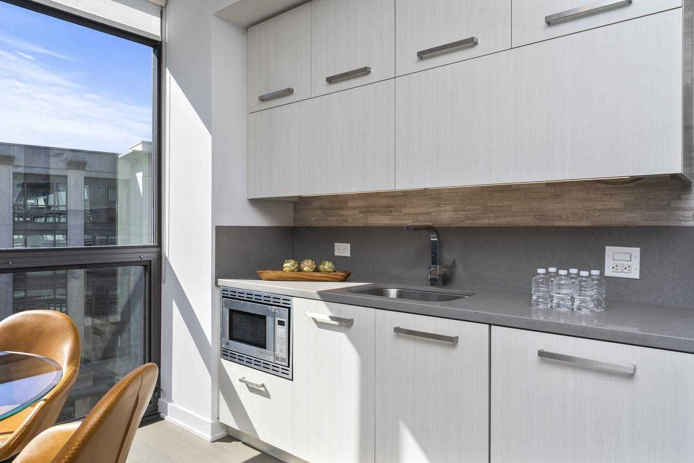 15 Beverley St, Toronto, ON M5T1X8 | 2 Bedroom 2 Bathroom Condo Apt | Image 17