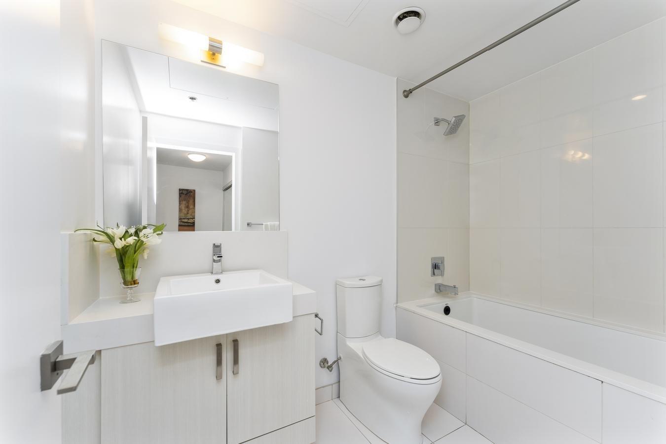 15 Beverley St, Toronto, ON M5T1X8 | 2 Bedroom 2 Bathroom Condo Apt | Image 7