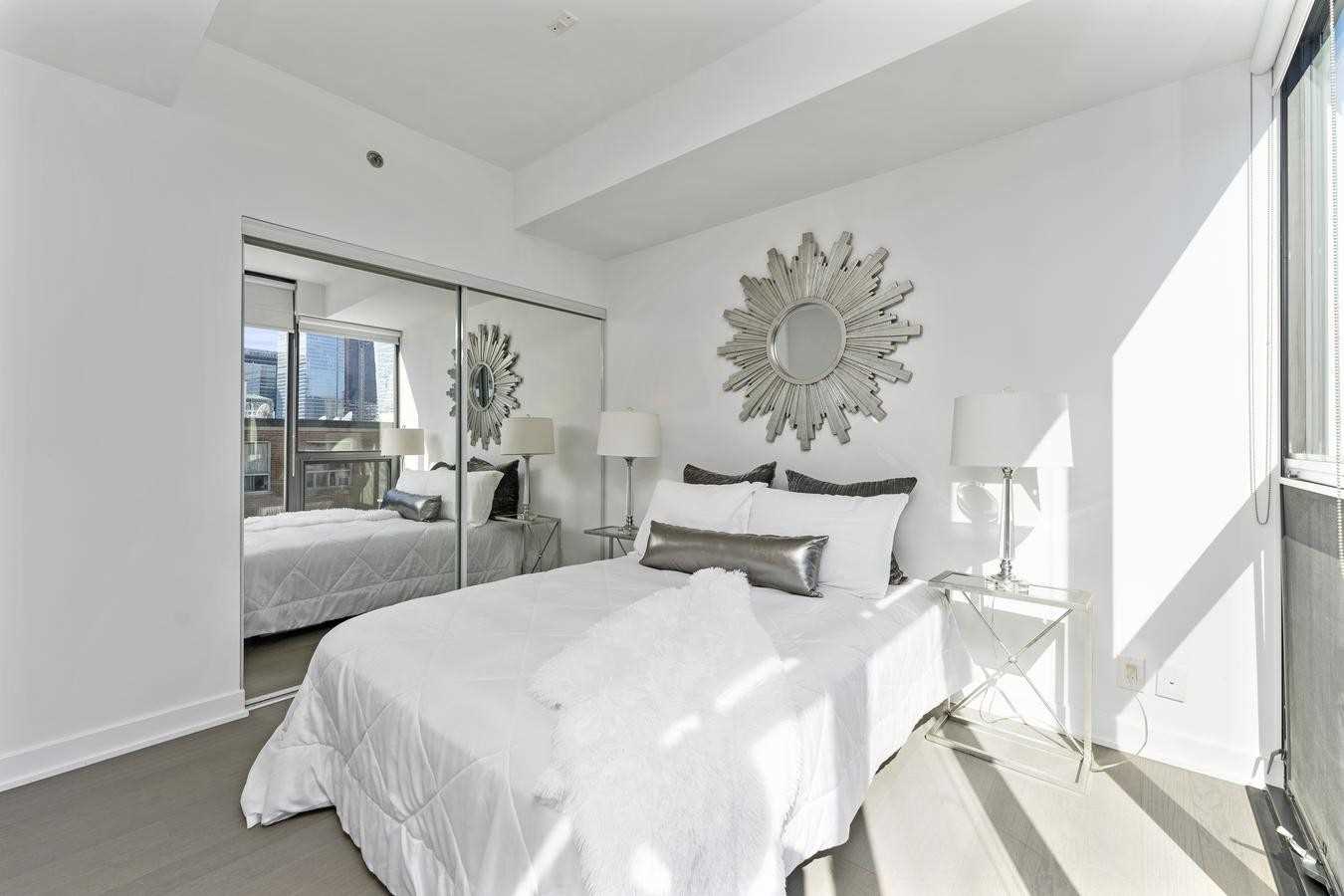 15 Beverley St, Toronto, ON M5T1X8 | 2 Bedroom 2 Bathroom Condo Apt | Image 8