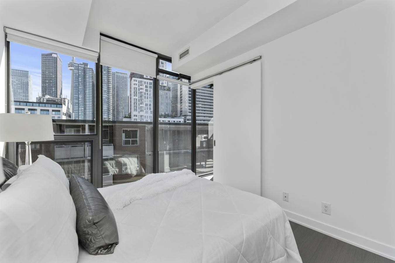 15 Beverley St, Toronto, ON M5T1X8 | 2 Bedroom 2 Bathroom Condo Apt | Image 9