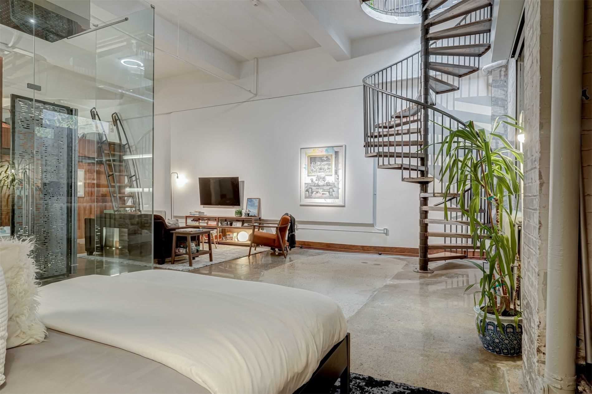 #204 - 264 Seaton St, Toronto, ON M5A2T4 | 2 Bedroom 2 Bathroom Condo Apt | Image 18