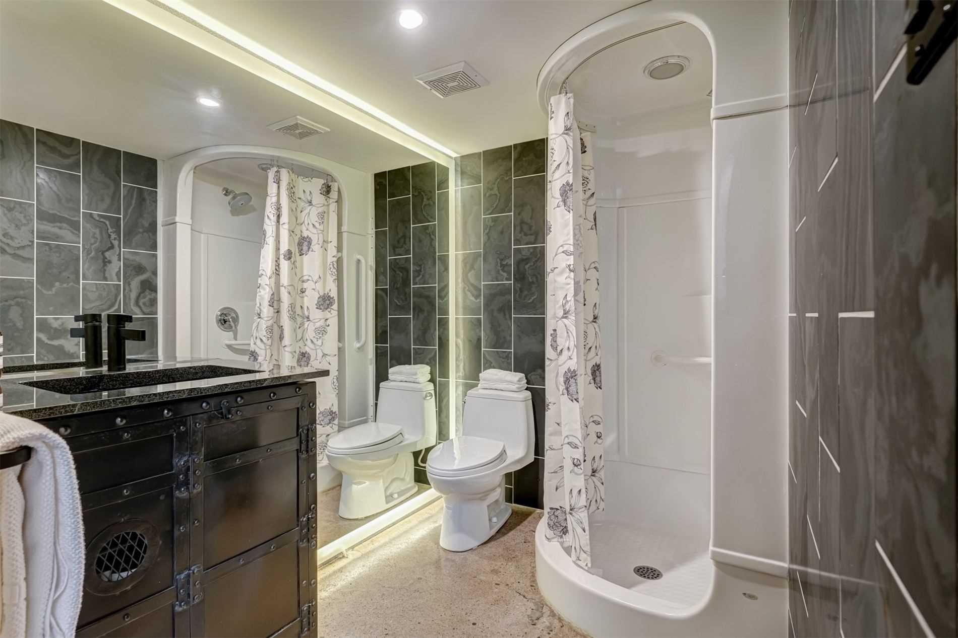 #204 - 264 Seaton St, Toronto, ON M5A2T4 | 2 Bedroom 2 Bathroom Condo Apt | Image 22