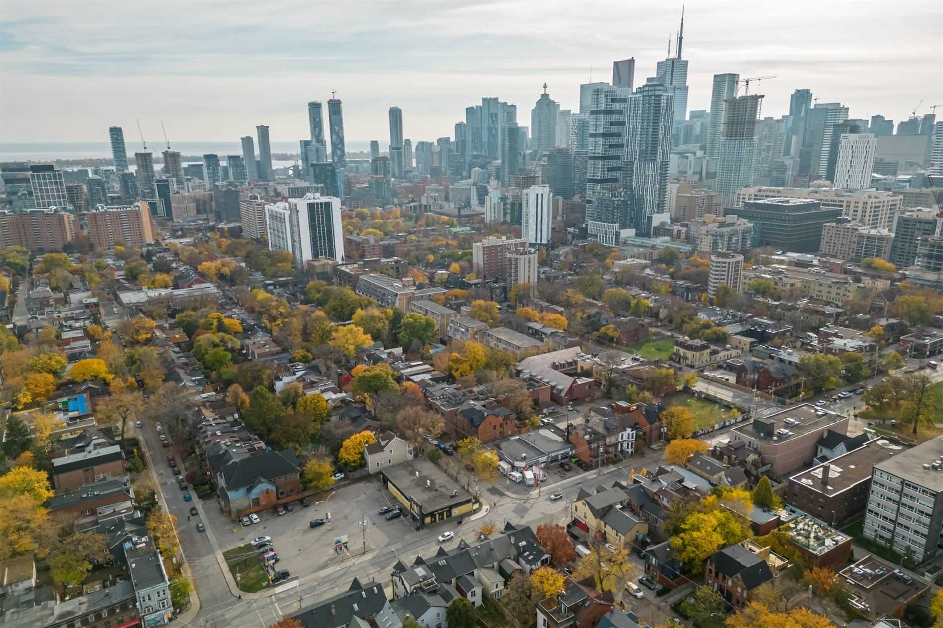 #204 - 264 Seaton St, Toronto, ON M5A2T4 | 2 Bedroom 2 Bathroom Condo Apt | Image 38