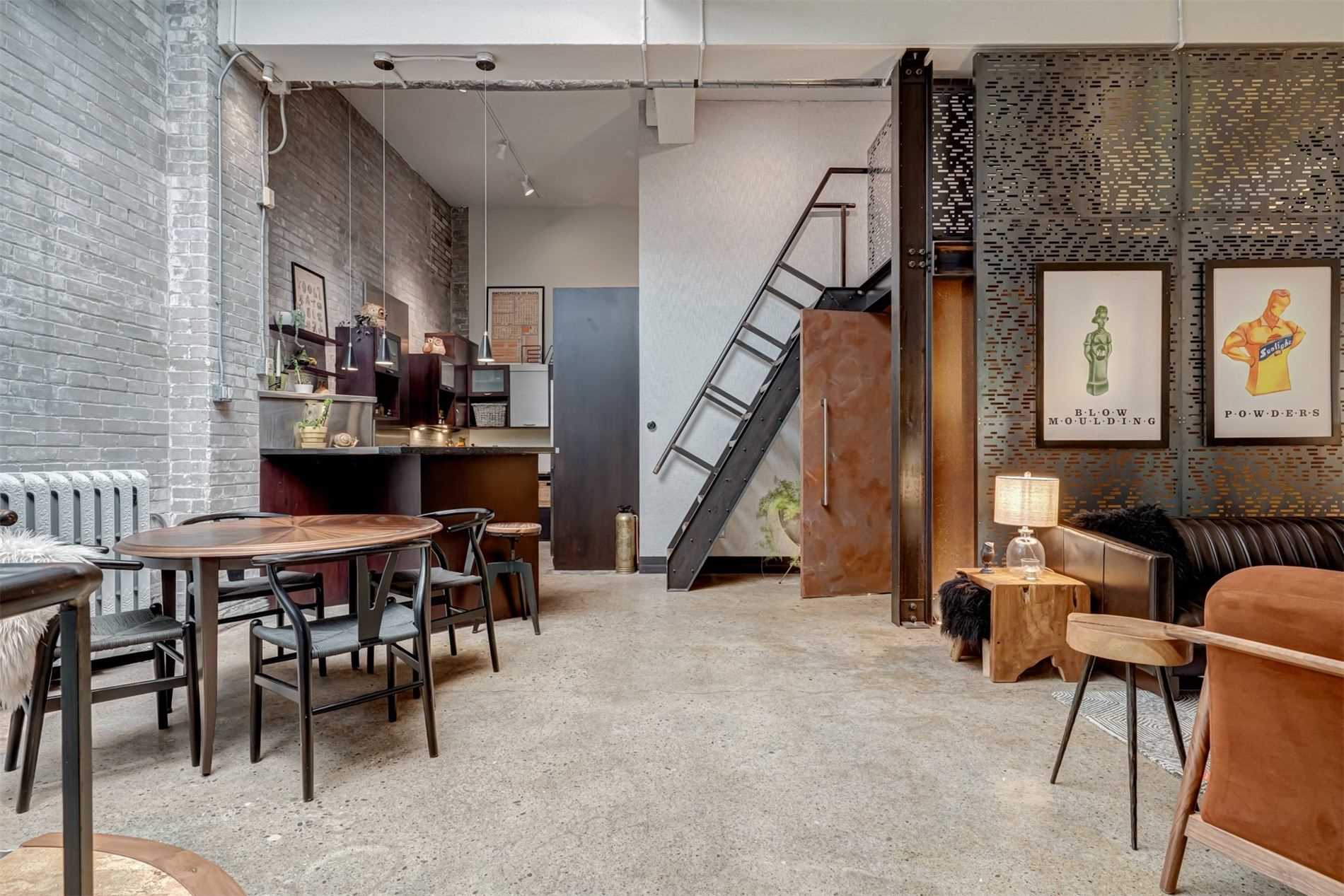 #204 - 264 Seaton St, Toronto, ON M5A2T4 | 2 Bedroom 2 Bathroom Condo Apt | Image 4