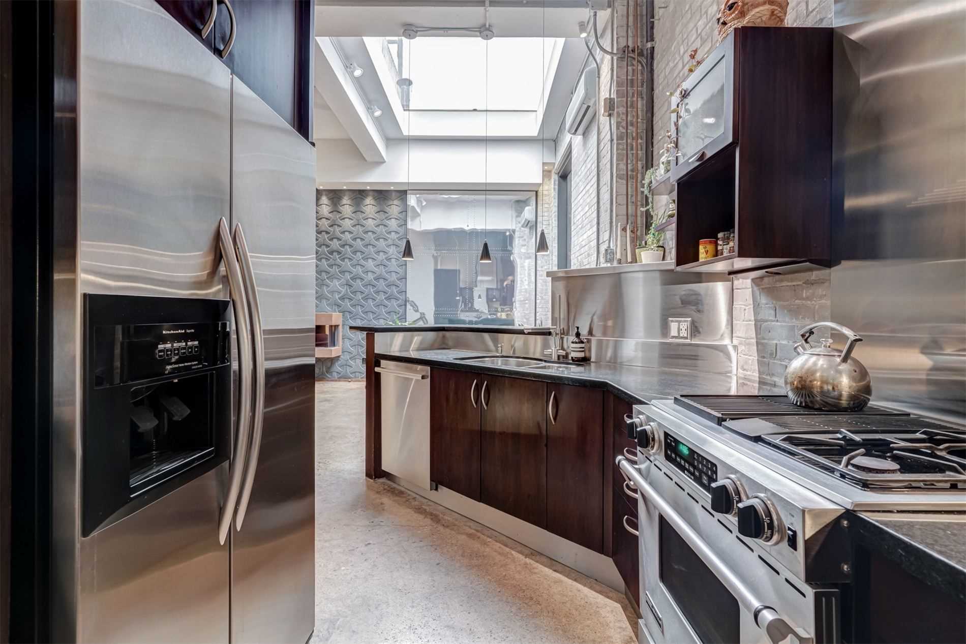 #204 - 264 Seaton St, Toronto, ON M5A2T4 | 2 Bedroom 2 Bathroom Condo Apt | Image 8