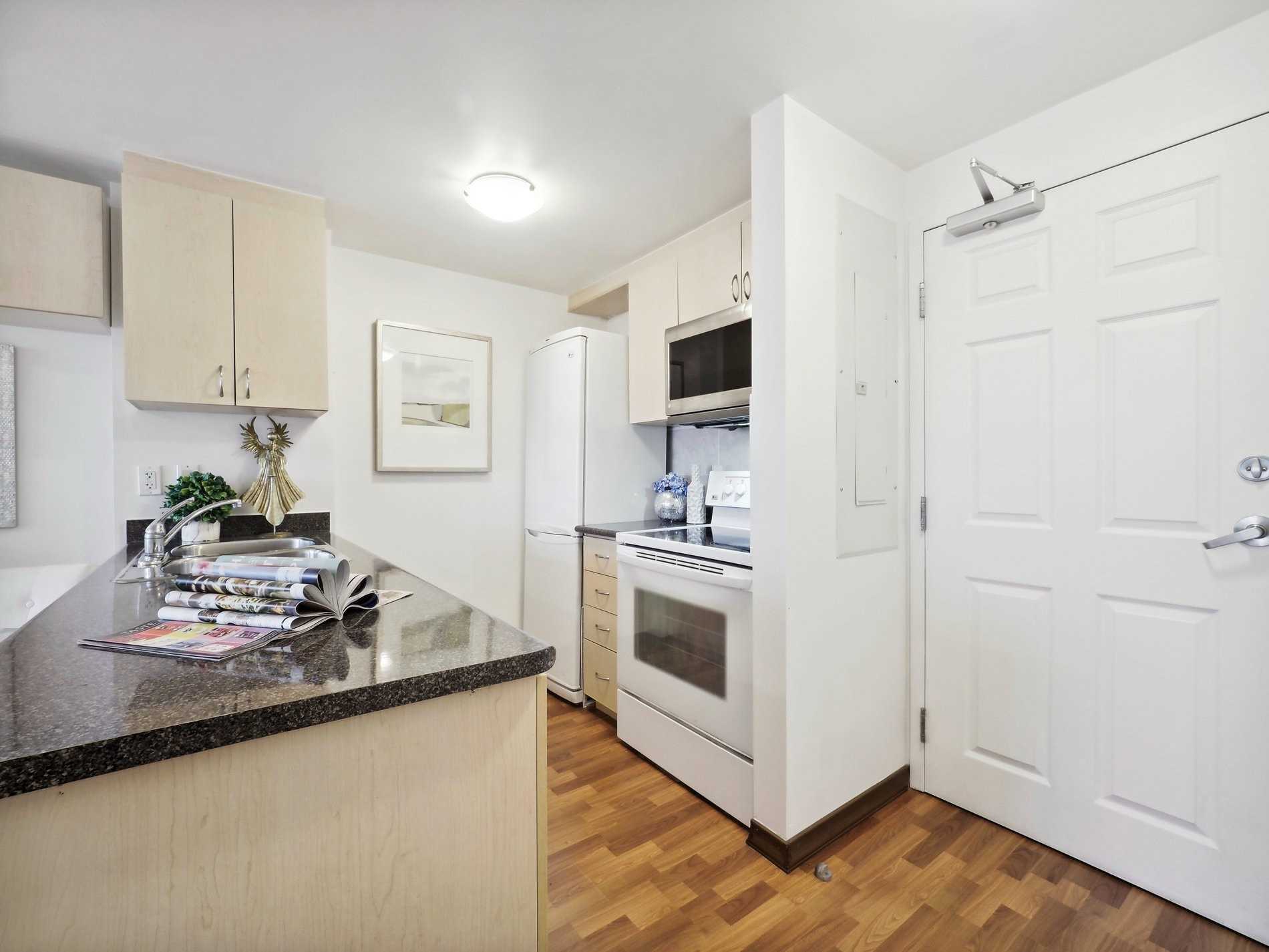 #906 - 15 Maplewood Ave, Toronto, ON M6C4B4 | 1 Bedroom 1 Bathroom Condo Apt | Image 11