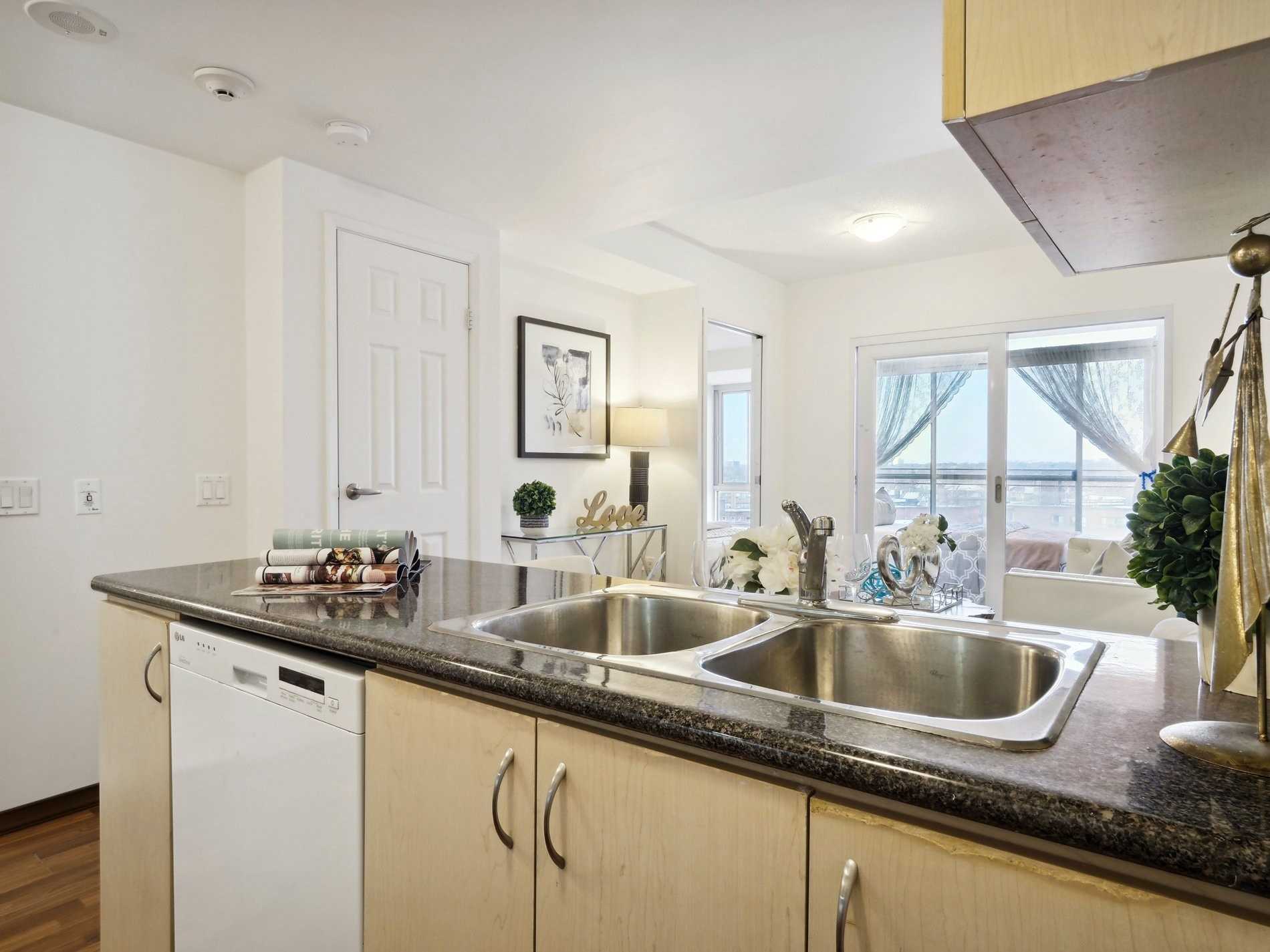 #906 - 15 Maplewood Ave, Toronto, ON M6C4B4 | 1 Bedroom 1 Bathroom Condo Apt | Image 15