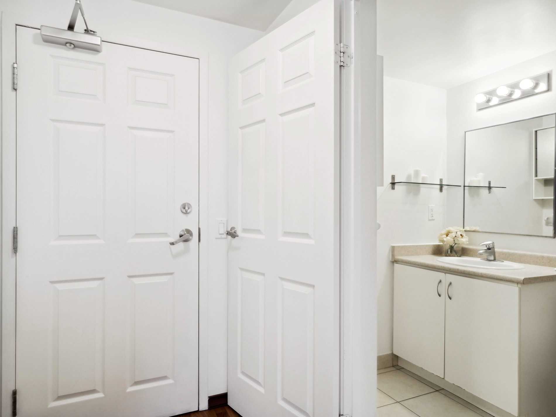 #906 - 15 Maplewood Ave, Toronto, ON M6C4B4 | 1 Bedroom 1 Bathroom Condo Apt | Image 7