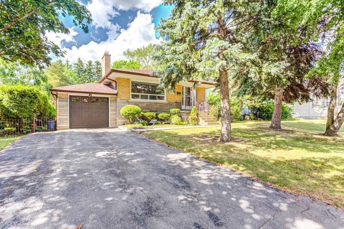52 Wedgewood Dr, Toronto, ON M2M2H5 | 3 Bedroom 2 Bathroom Detached House | Image 1