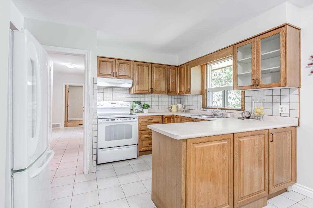 52 Wedgewood Dr, Toronto, ON M2M2H5 | 3 Bedroom 2 Bathroom Detached House | Image 11