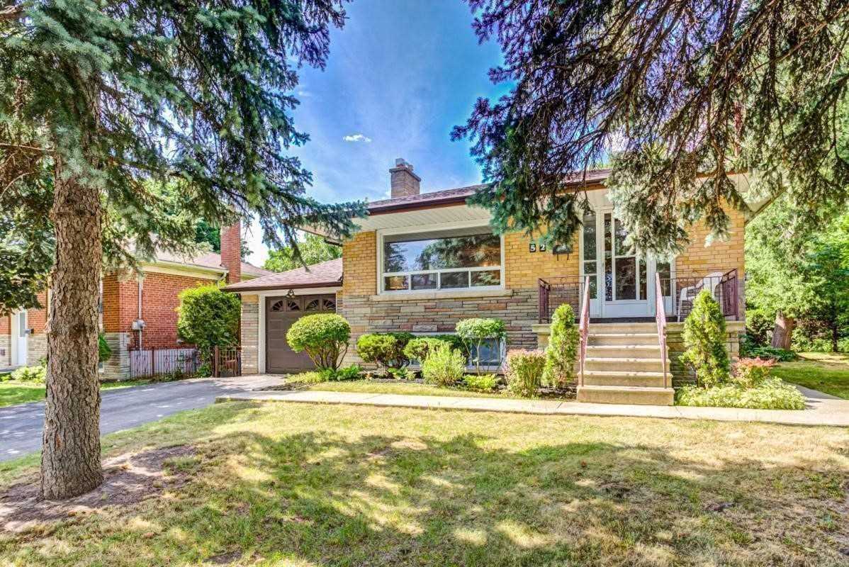 52 Wedgewood Dr, Toronto, ON M2M2H5 | 3 Bedroom 2 Bathroom Detached House | Image 2