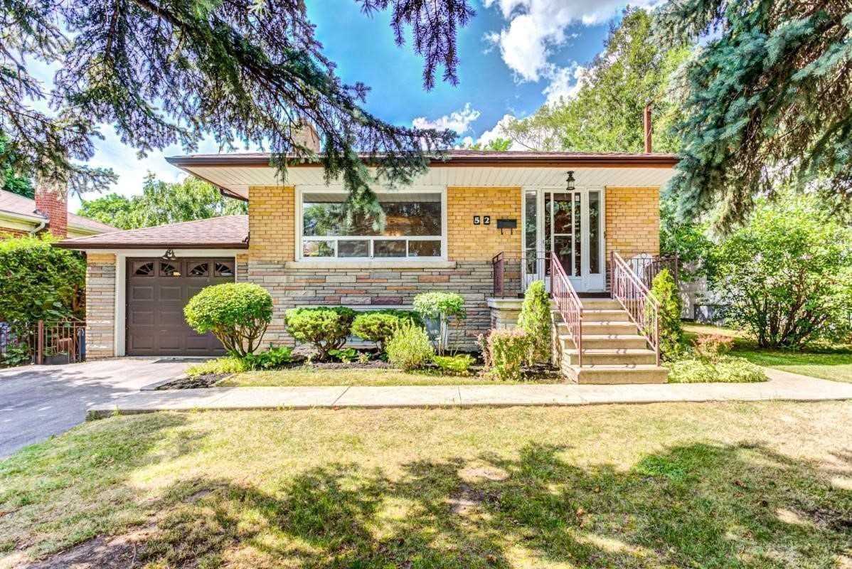 52 Wedgewood Dr, Toronto, ON M2M2H5 | 3 Bedroom 2 Bathroom Detached House | Image 3