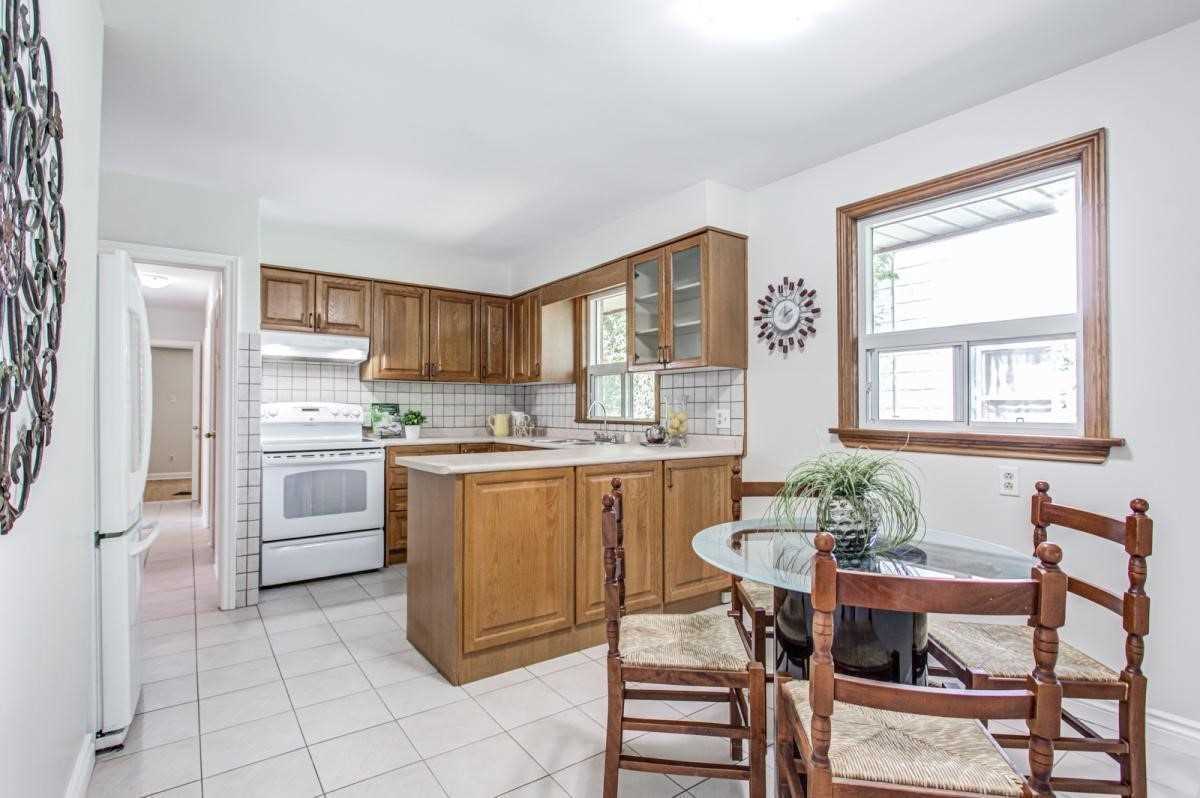 52 Wedgewood Dr, Toronto, ON M2M2H5 | 3 Bedroom 2 Bathroom Detached House | Image 9